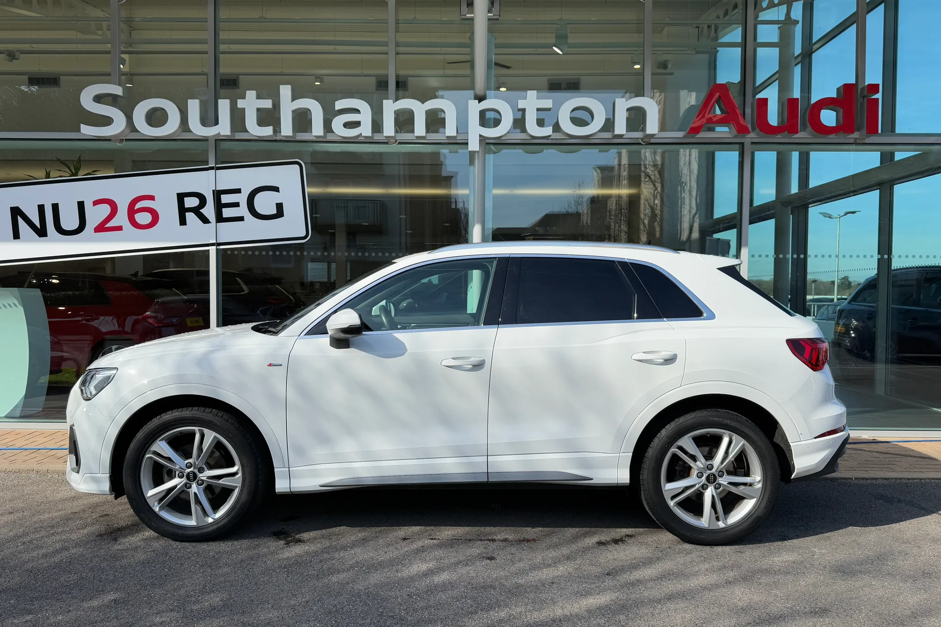 Audi Q3 thumbnail image number 49