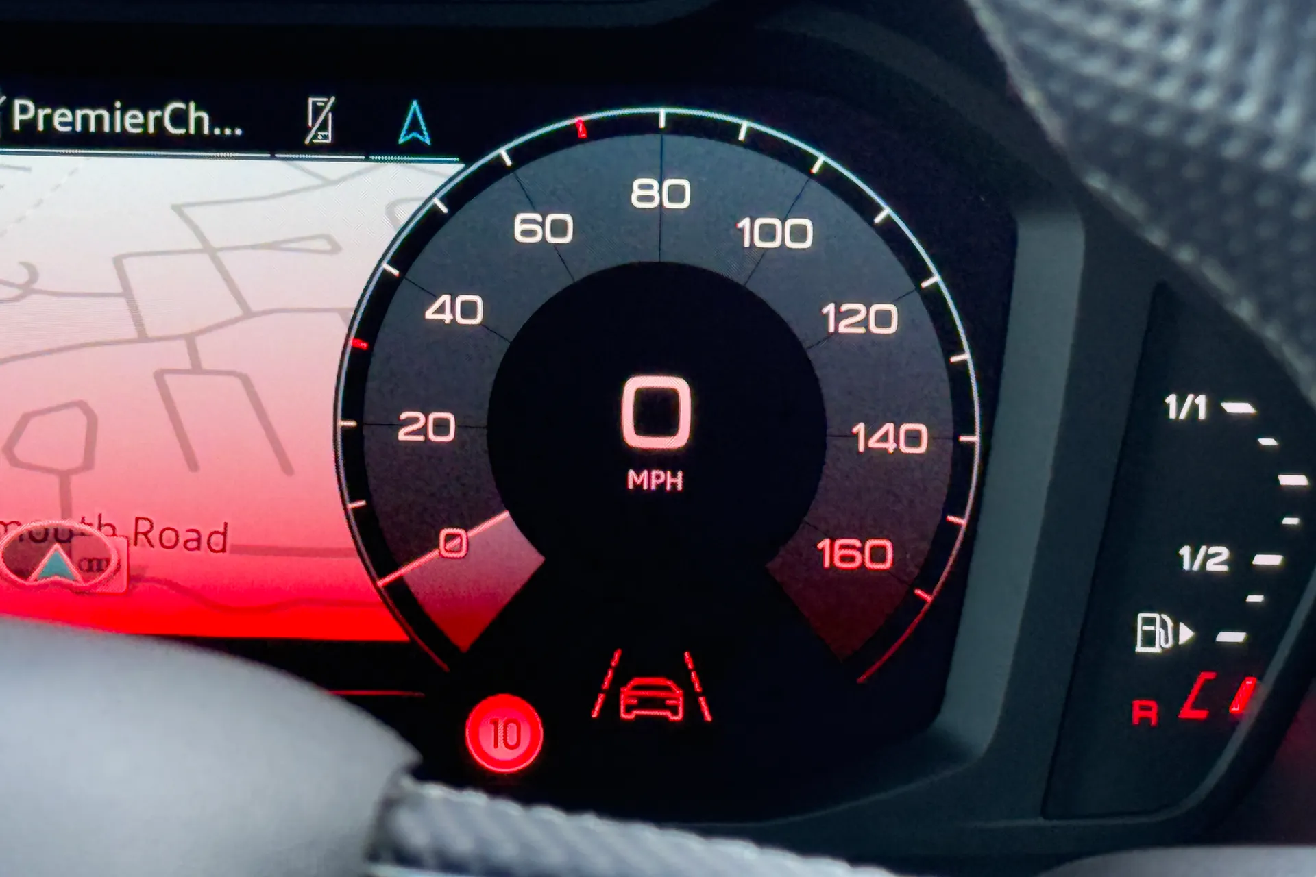 Audi Q3 thumbnail image number 11