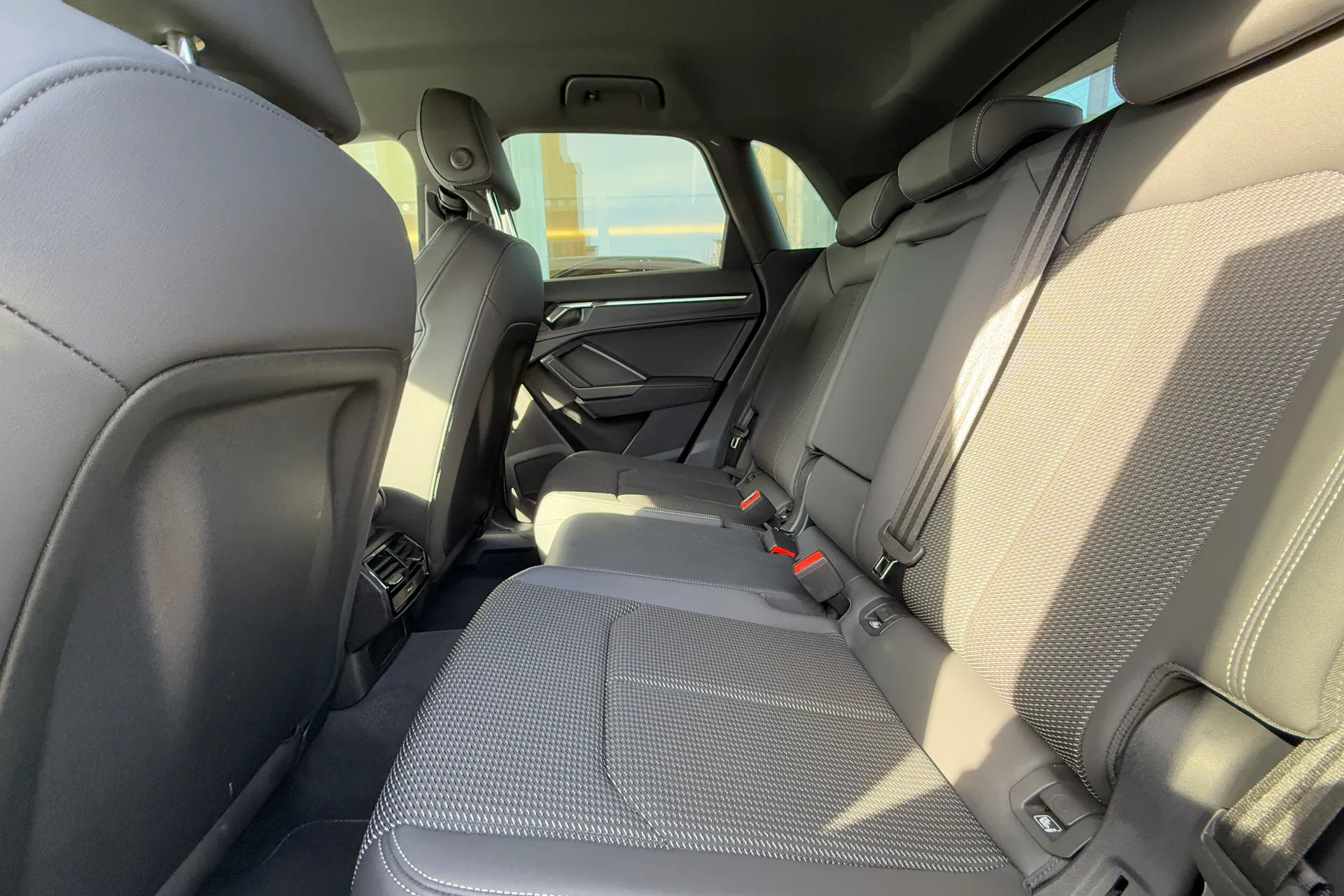 Audi Q3 thumbnail image number 46