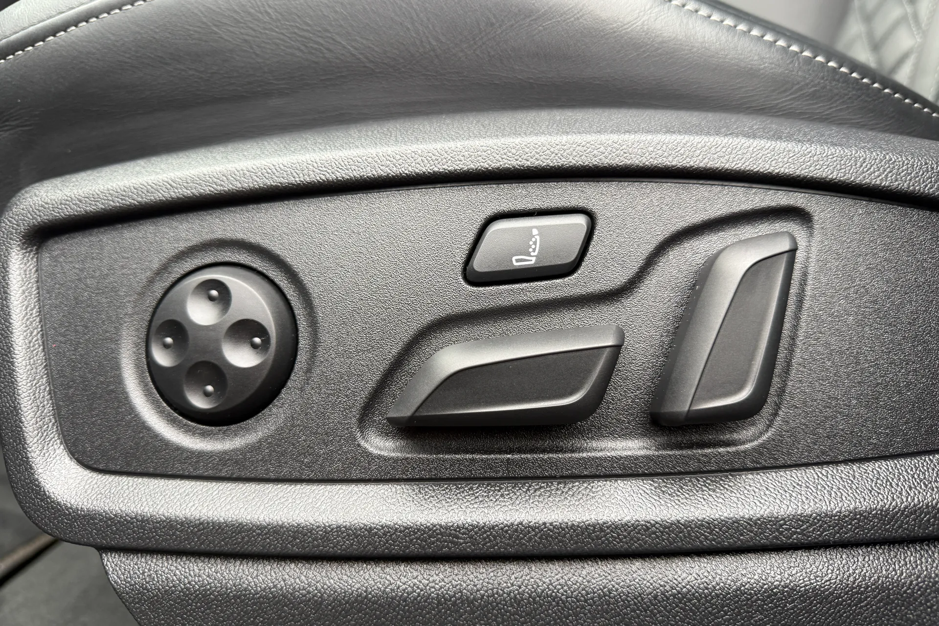 Audi Q5 thumbnail image number 18