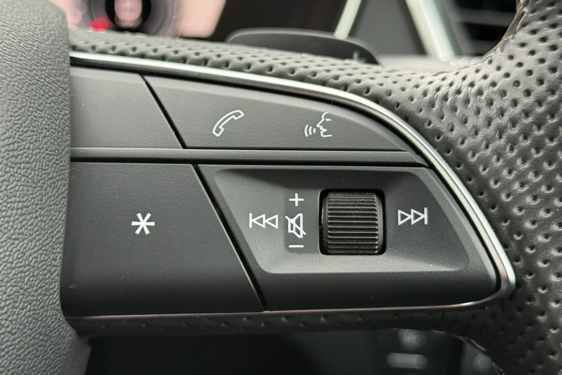 Audi Q5 thumbnail image number 23