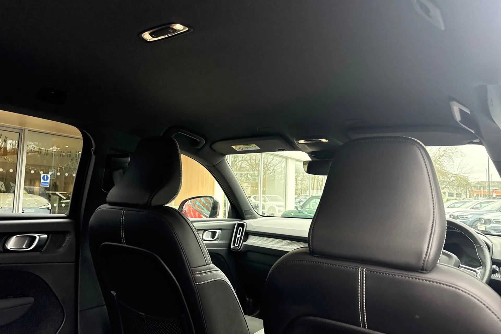 Volvo XC40 thumbnail image number 24