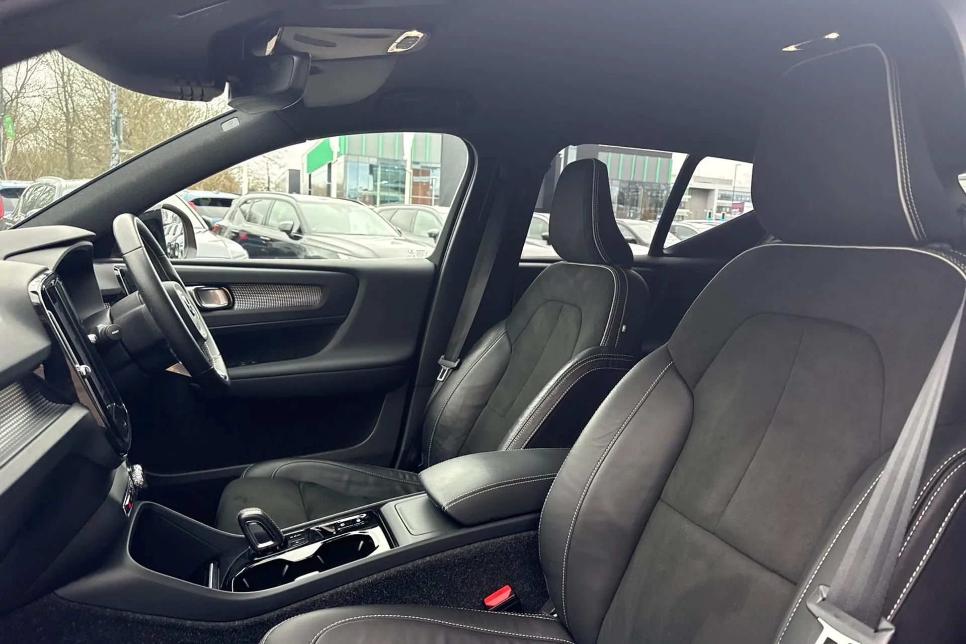 Volvo XC40 thumbnail image number 28