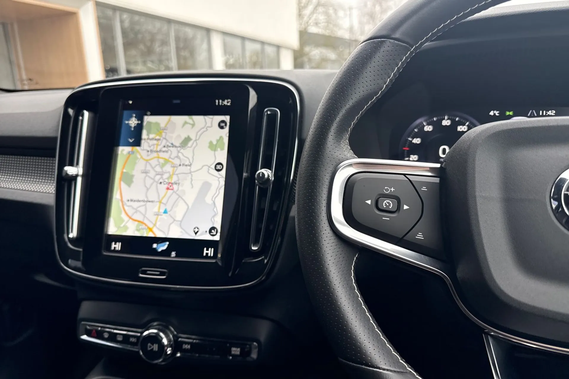 Volvo XC40 thumbnail image number 36