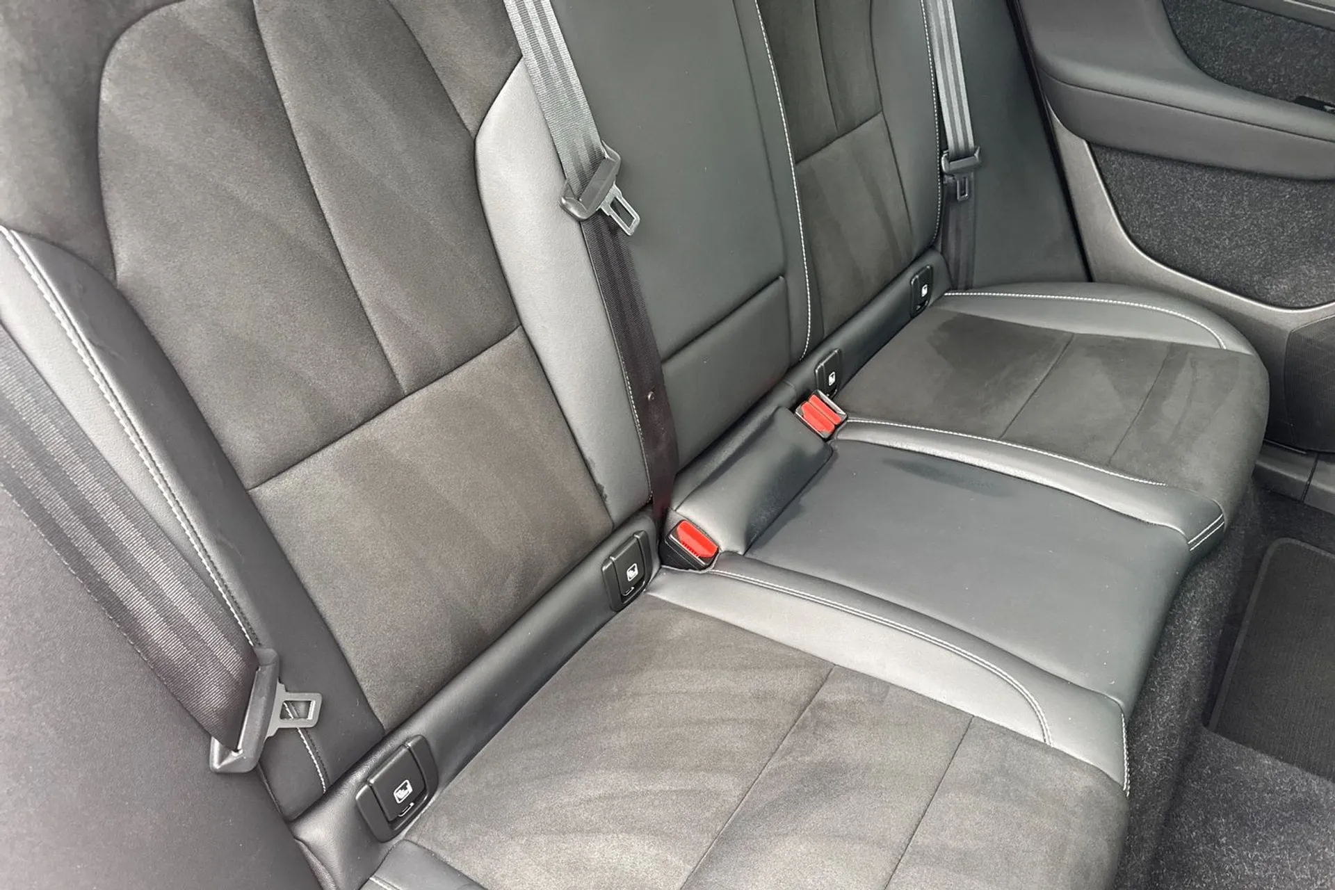 Volvo XC40 thumbnail image number 25