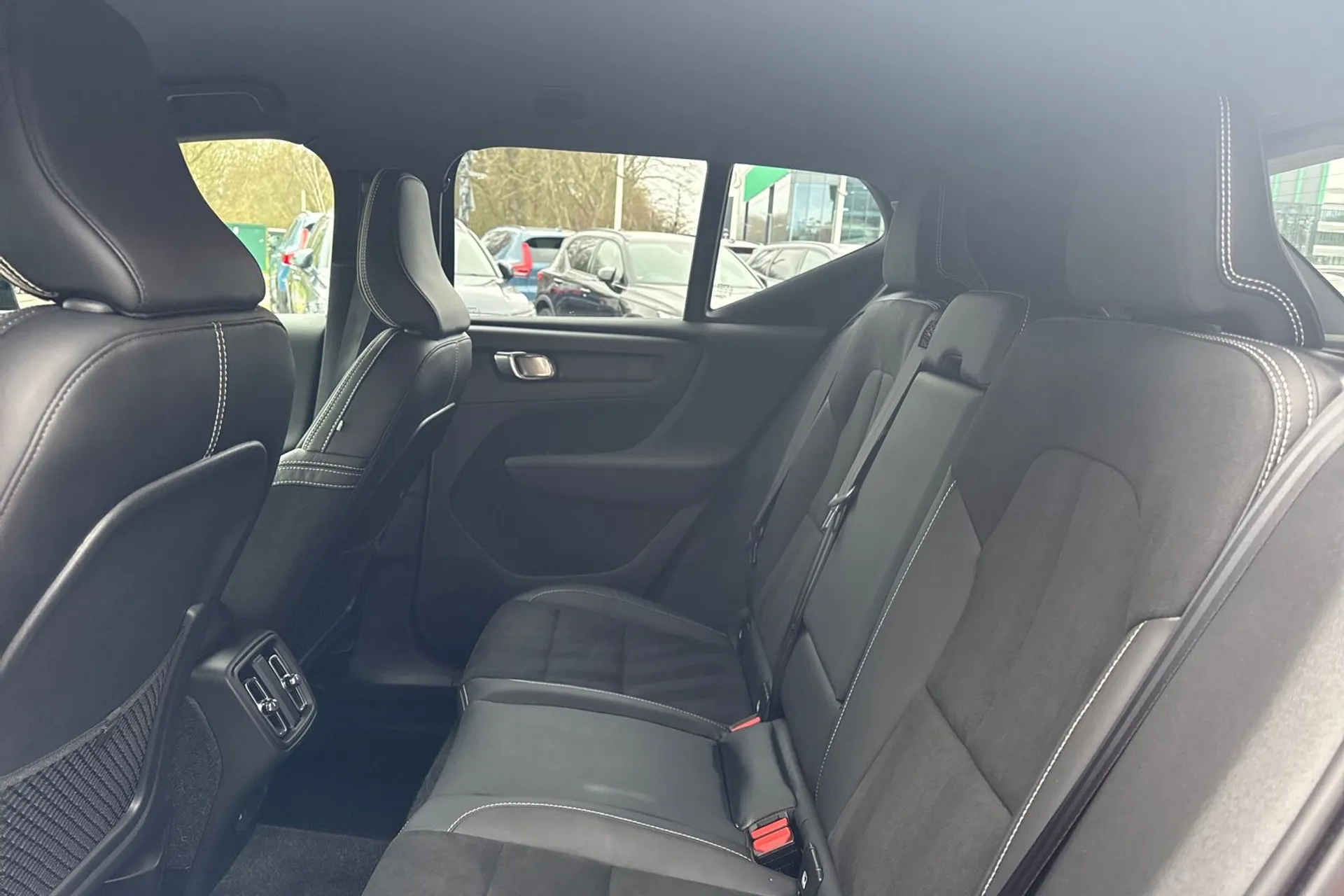 Volvo XC40 thumbnail image number 30