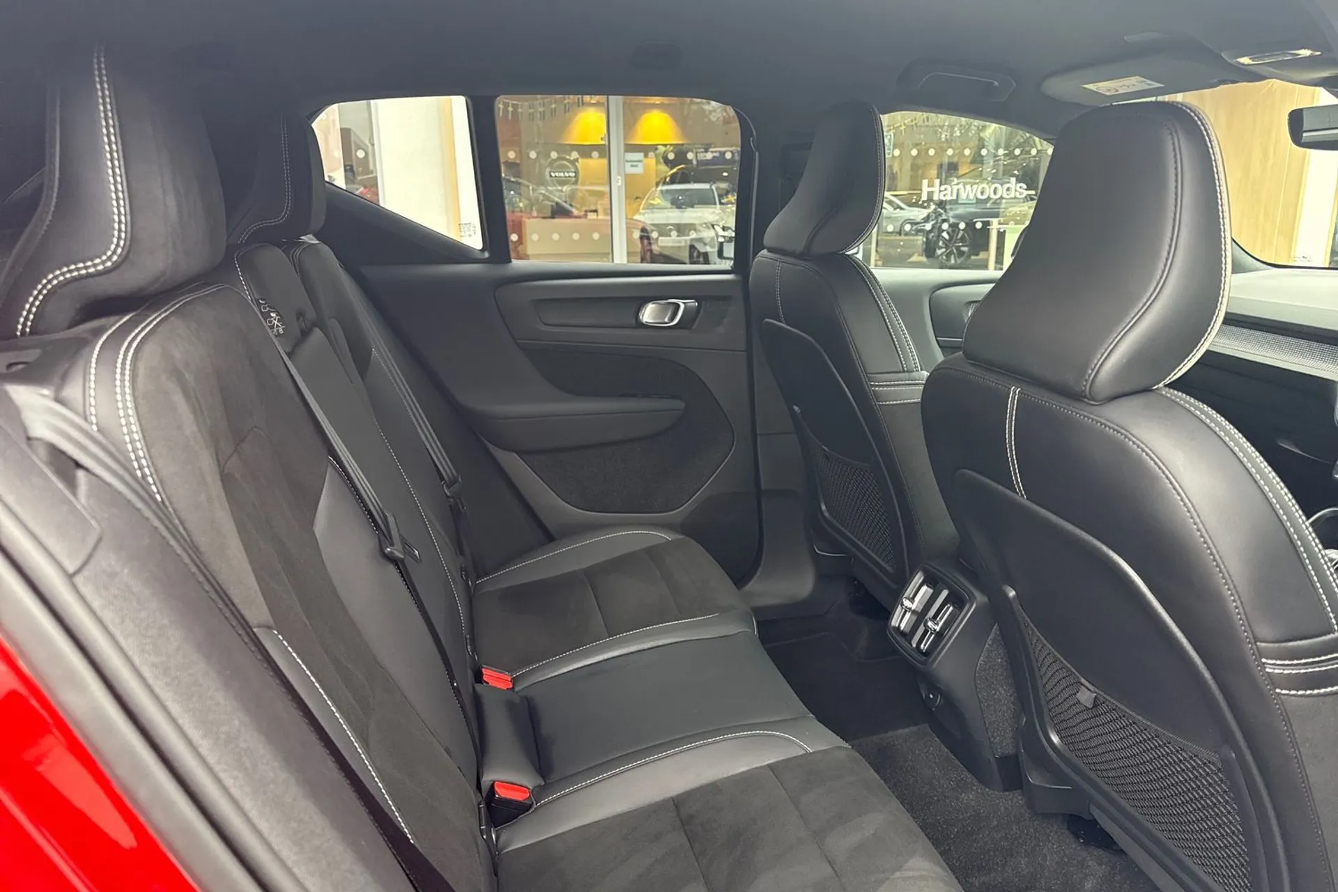 Volvo XC40 thumbnail image number 23