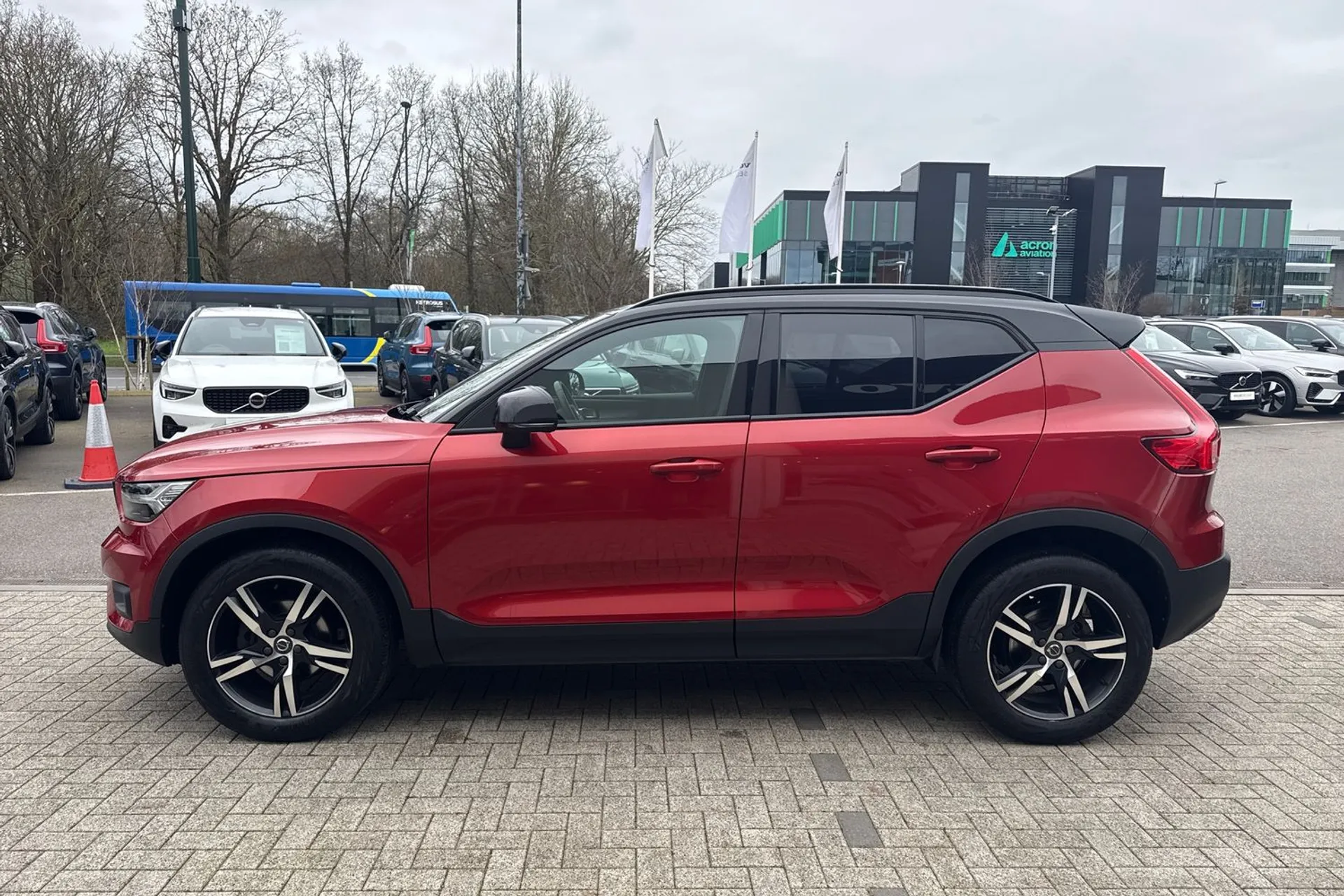 Volvo XC40 thumbnail image number 11