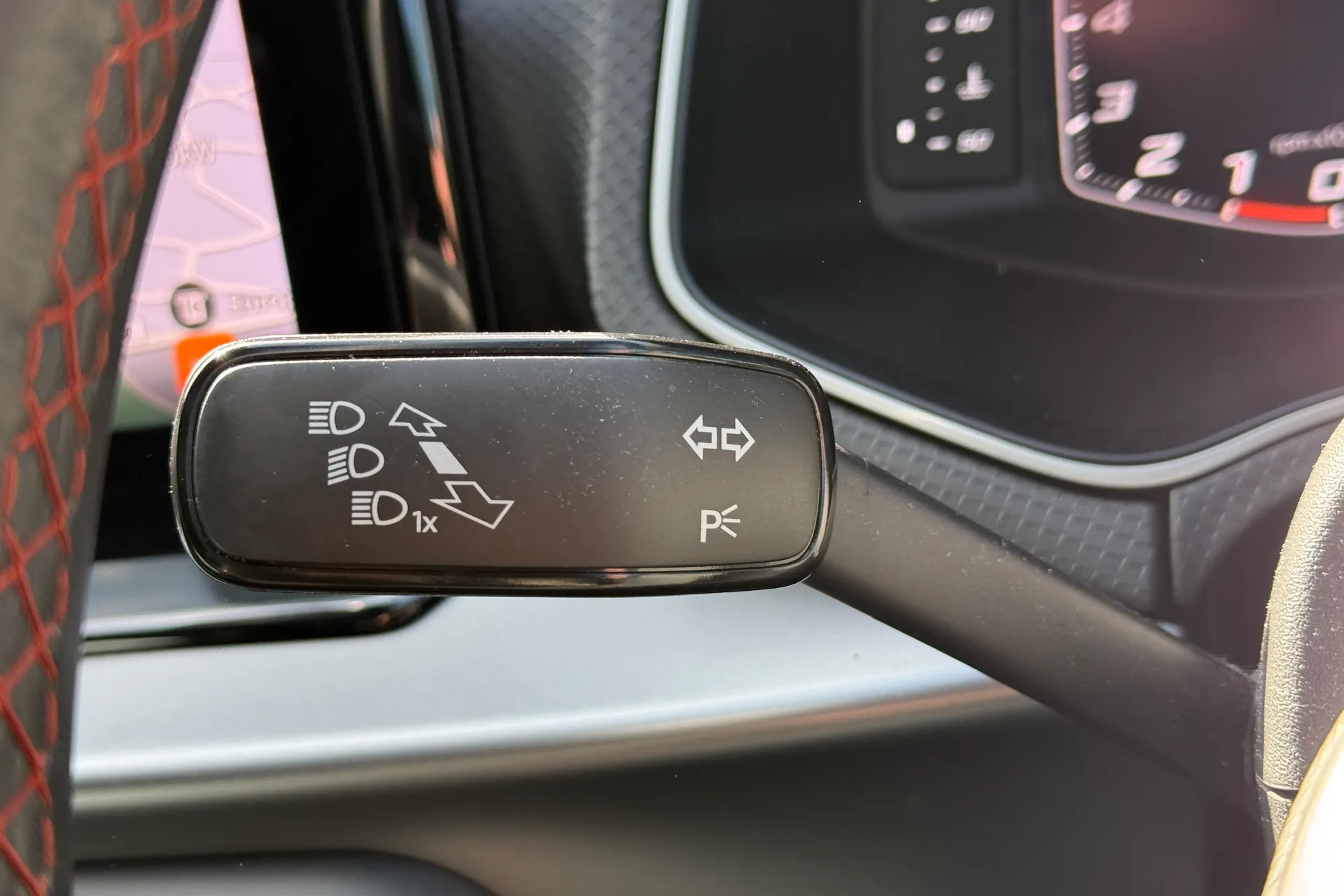 SEAT IBIZA thumbnail image number 12