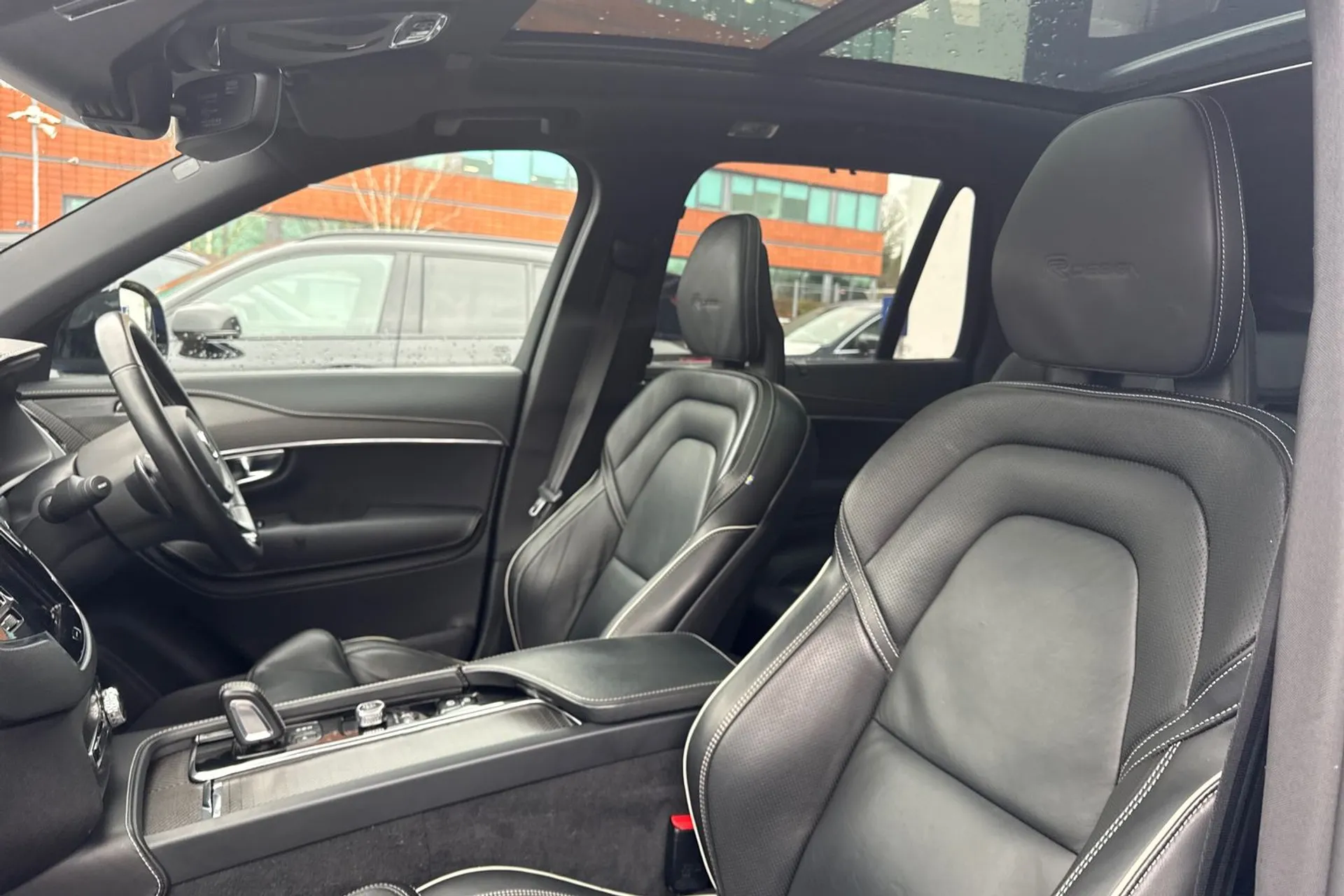 Volvo XC90 thumbnail image number 28