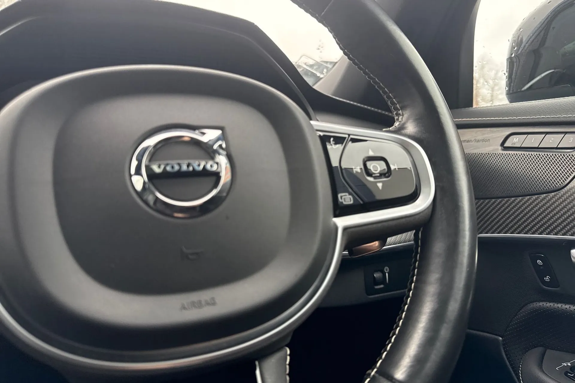 Volvo XC90 thumbnail image number 37