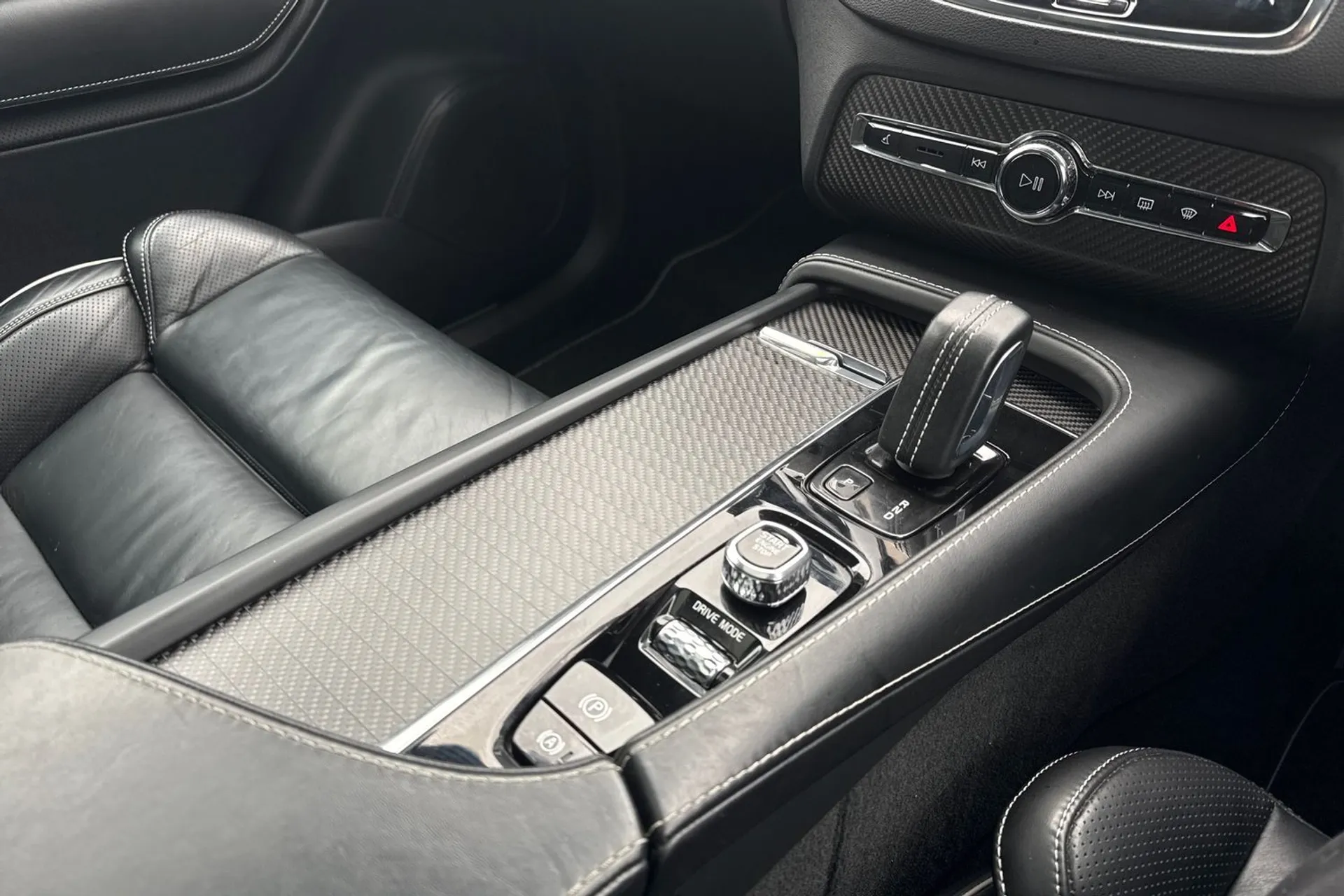 Volvo XC90 thumbnail image number 44