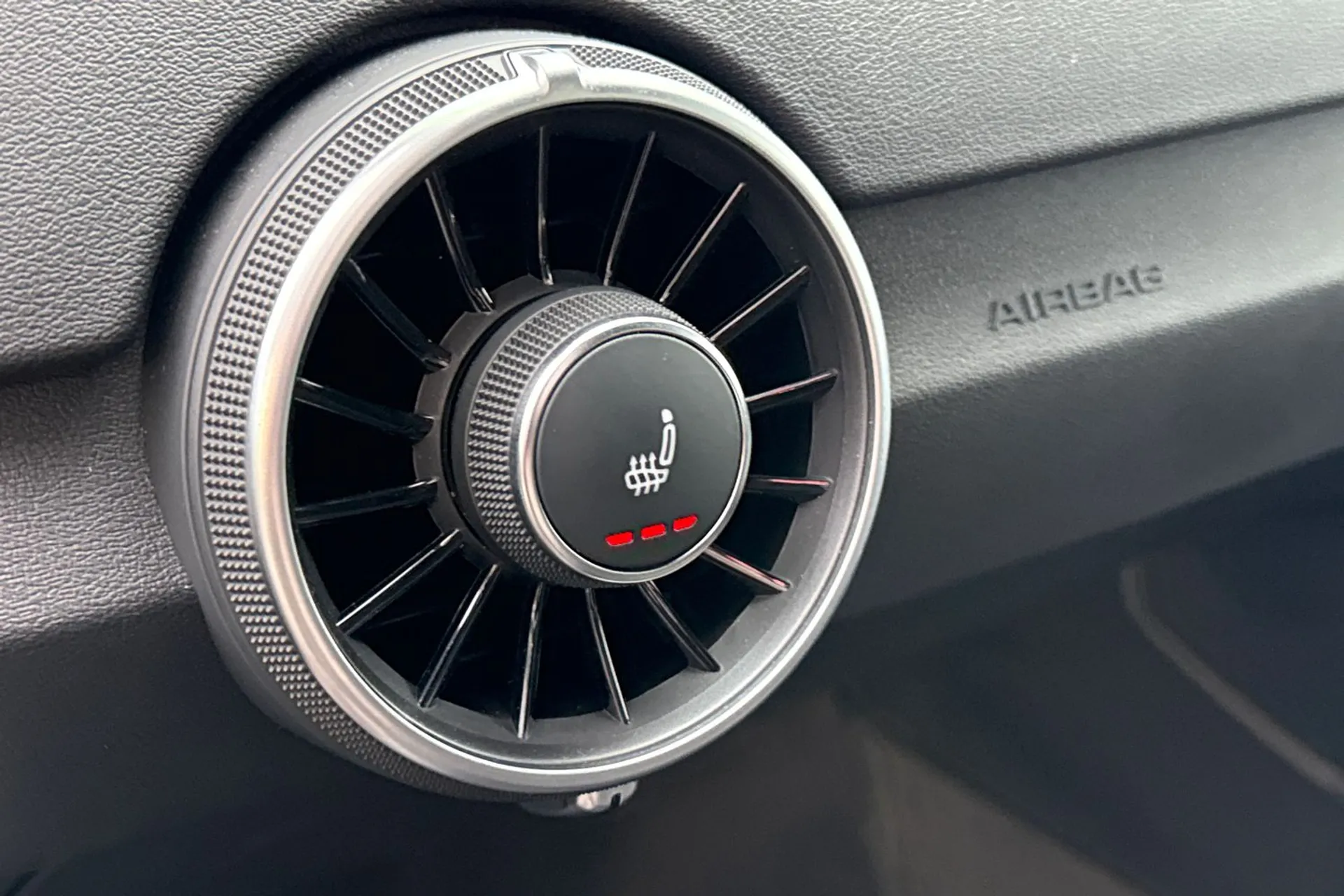 Audi TT thumbnail image number 6