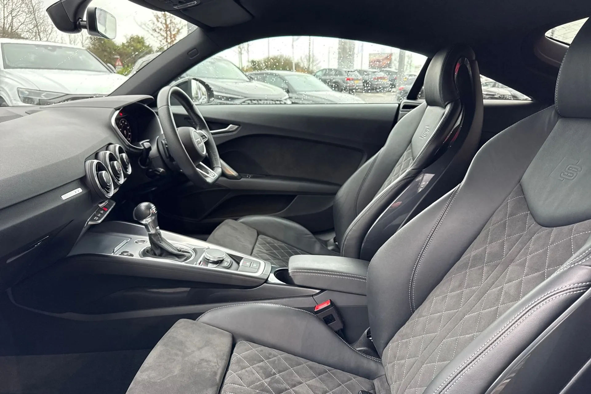 Audi TT thumbnail image number 44