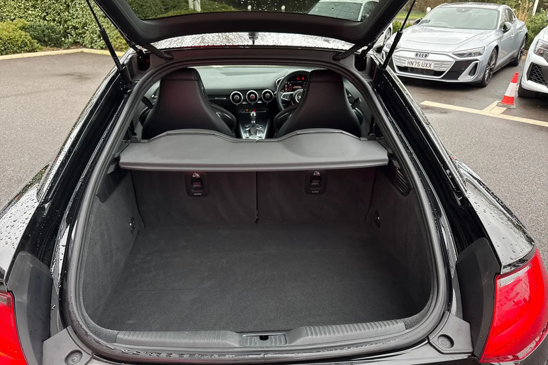 Audi TT thumbnail image number 33