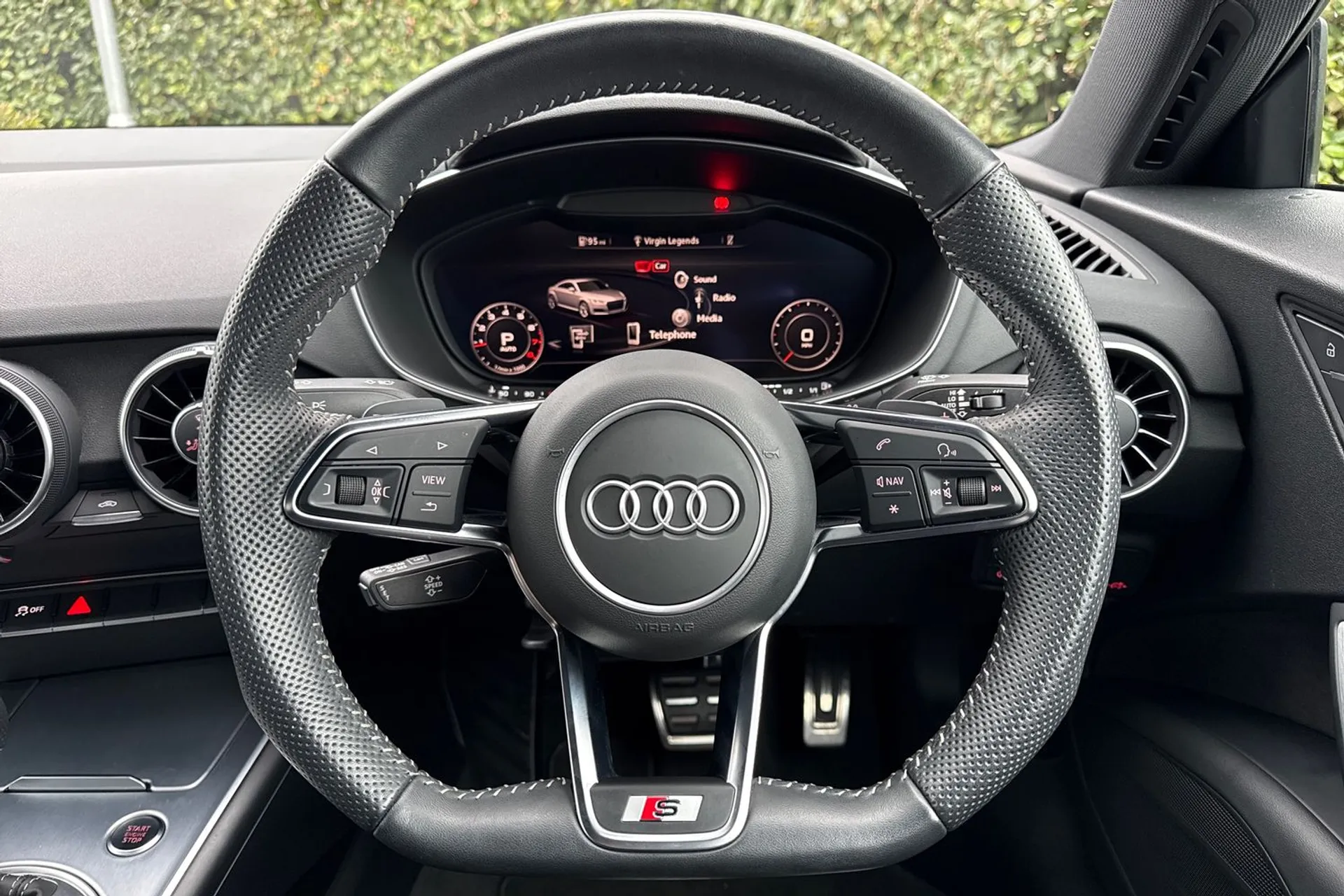 Audi TT thumbnail image number 9