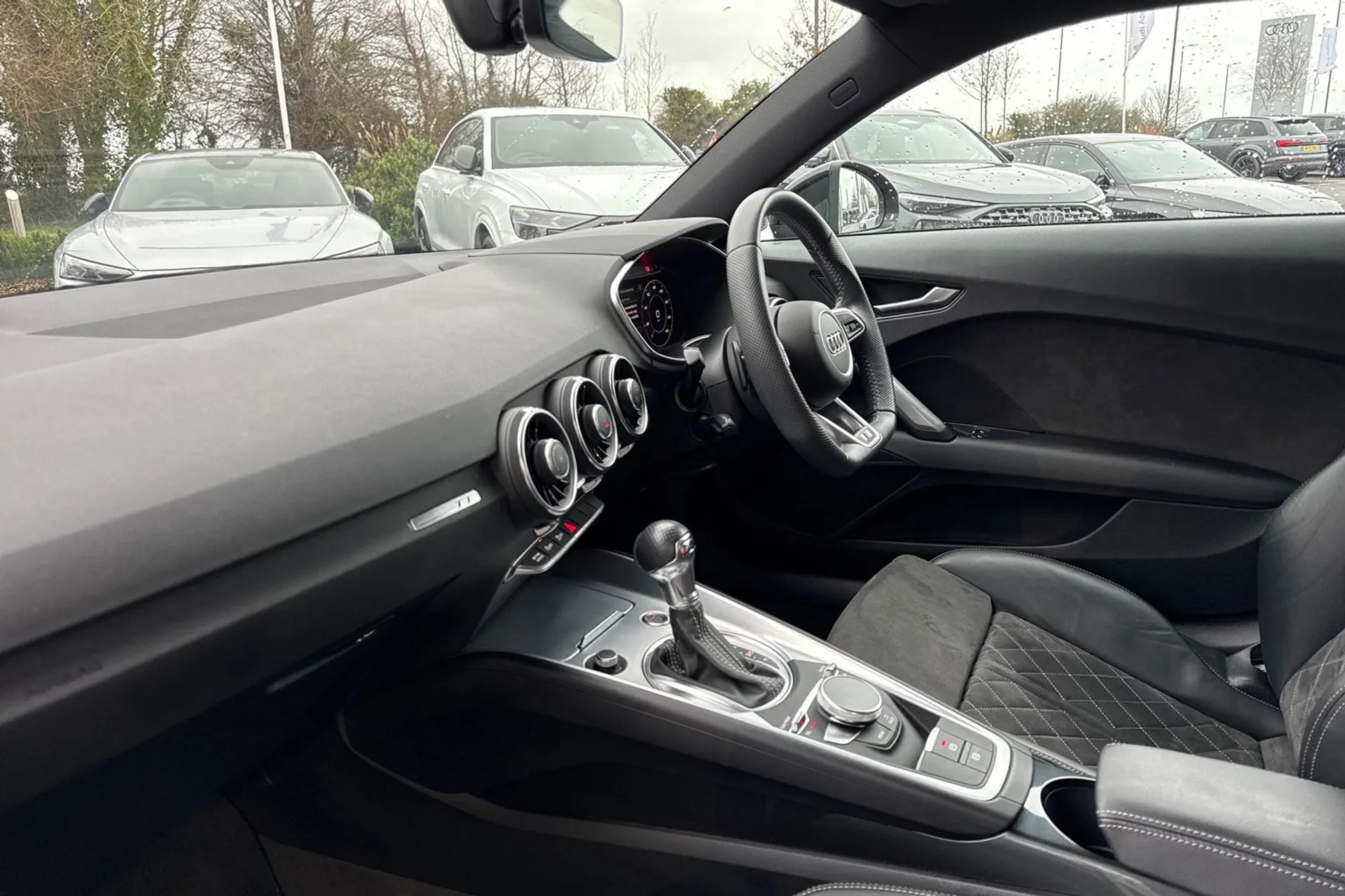 Audi TT thumbnail image number 19