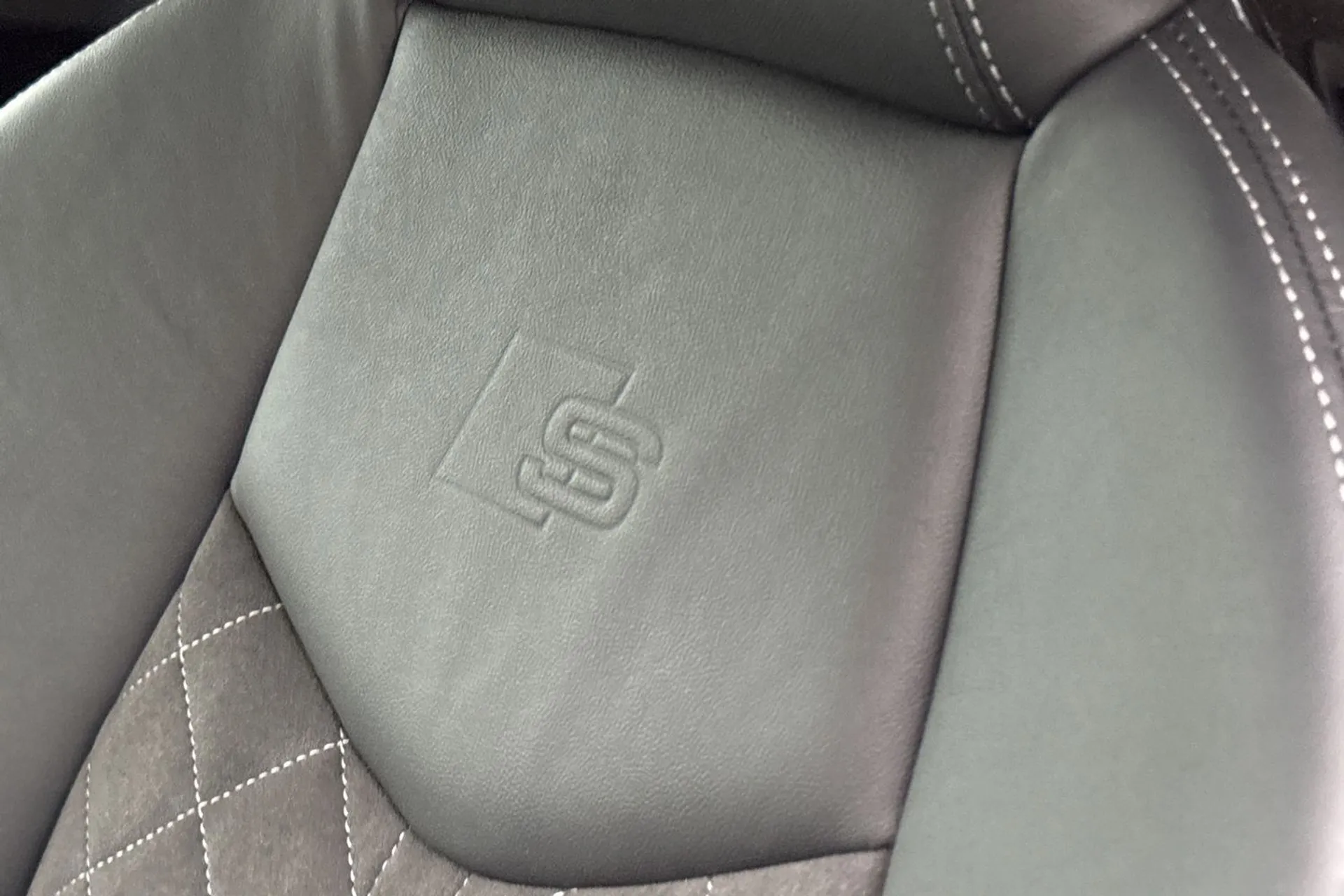 Audi TT thumbnail image number 41