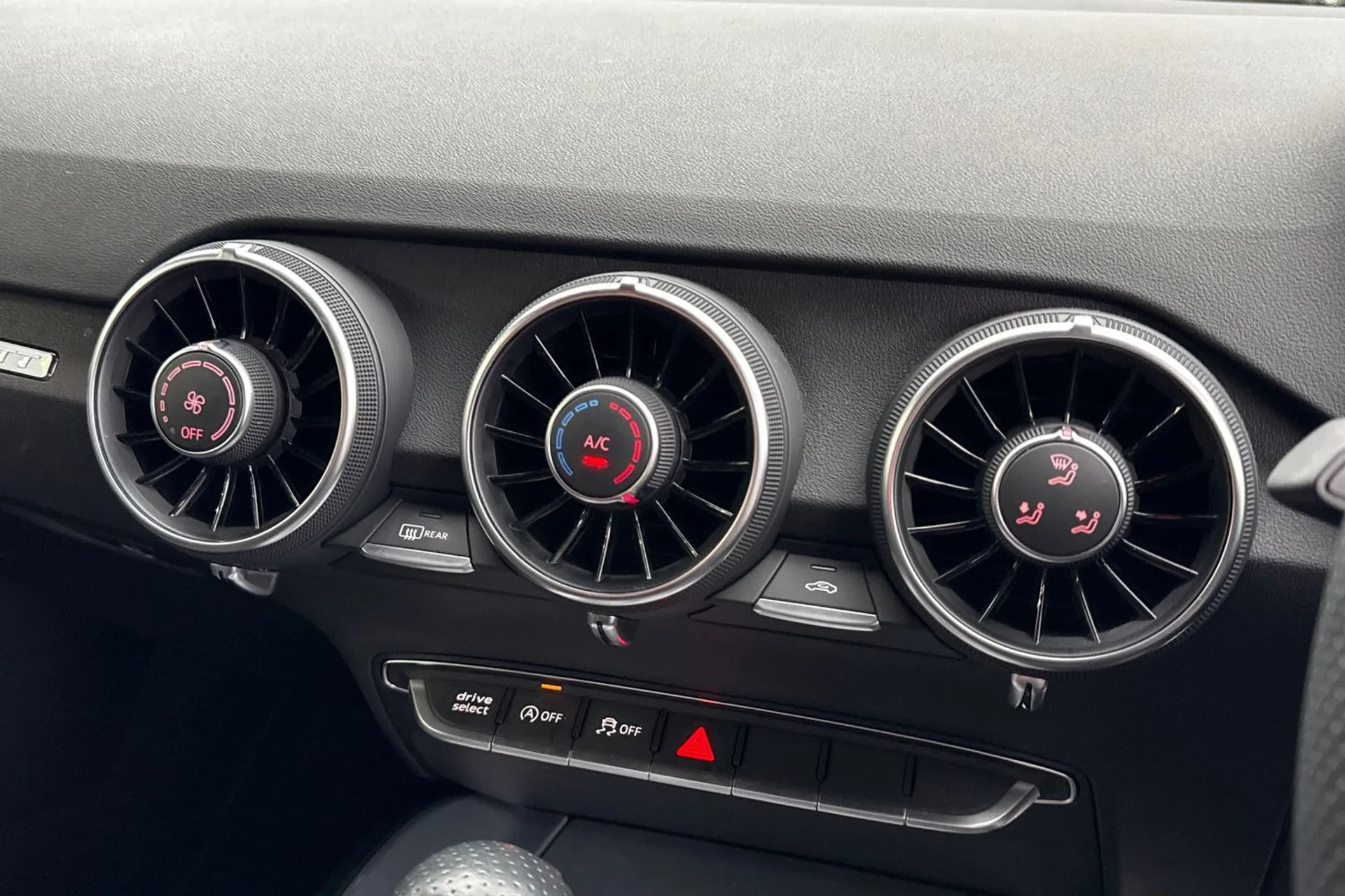 Audi TT thumbnail image number 8