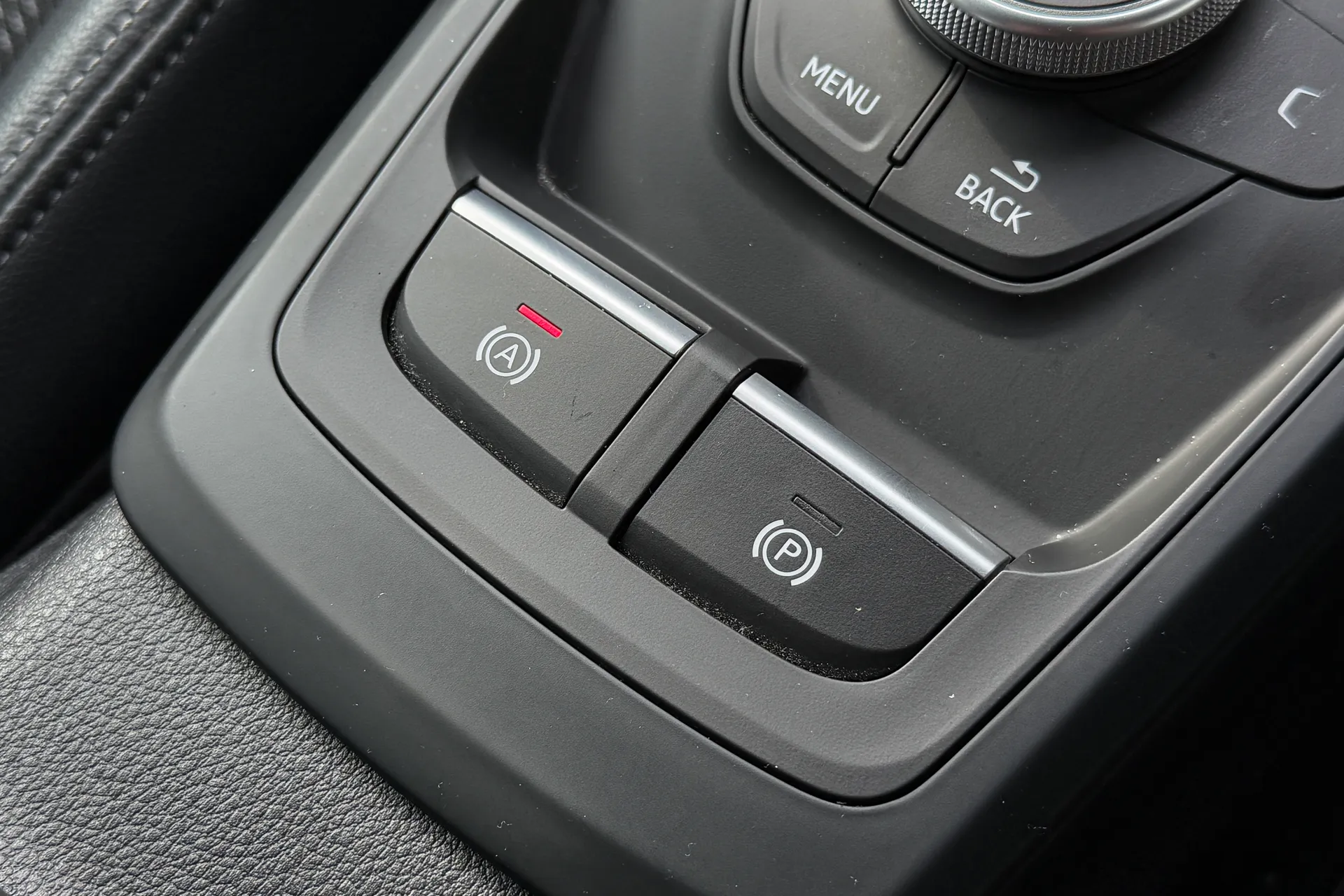 Audi Q2 thumbnail image number 18