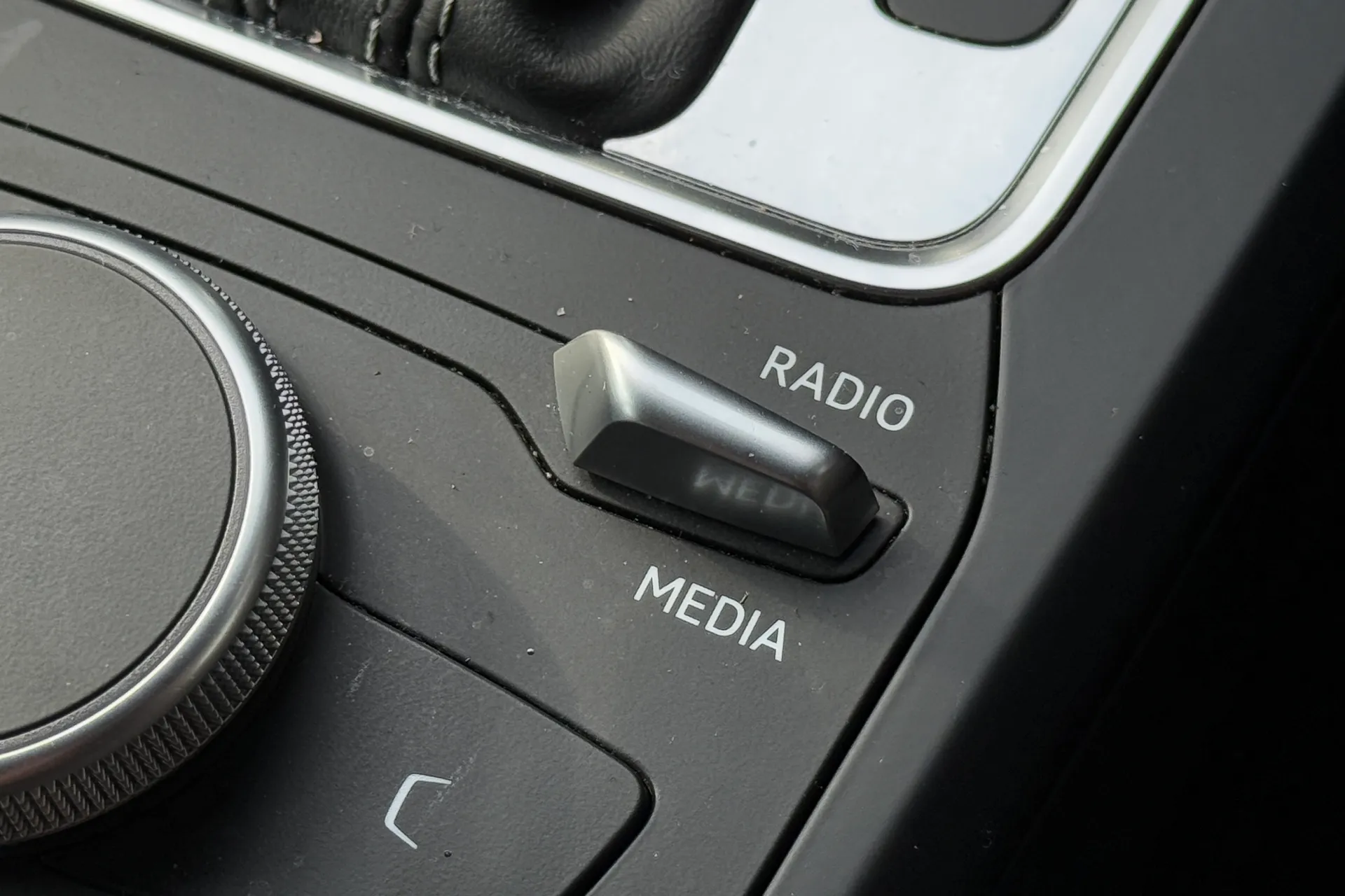 Audi Q2 thumbnail image number 21