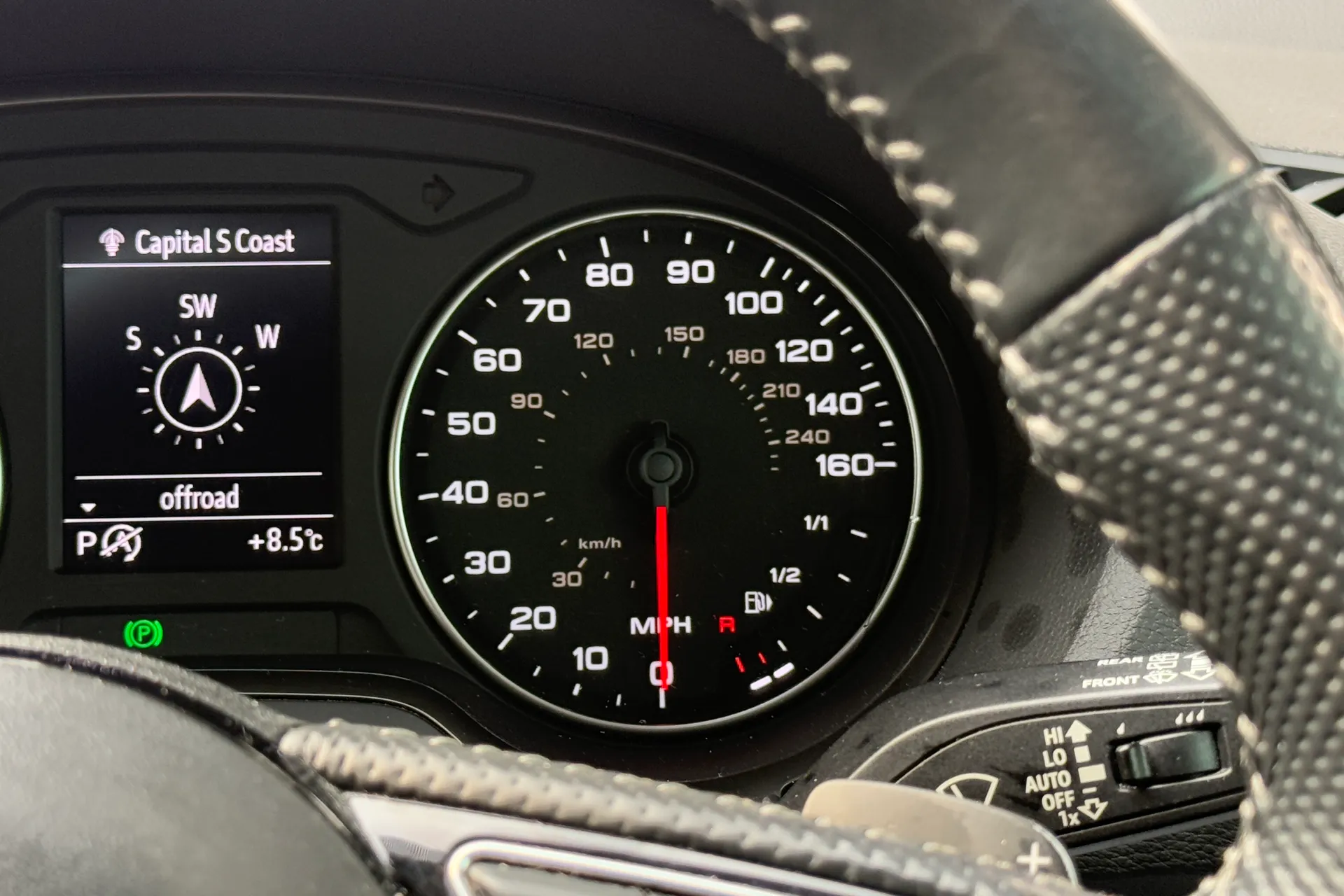 Audi Q2 thumbnail image number 13