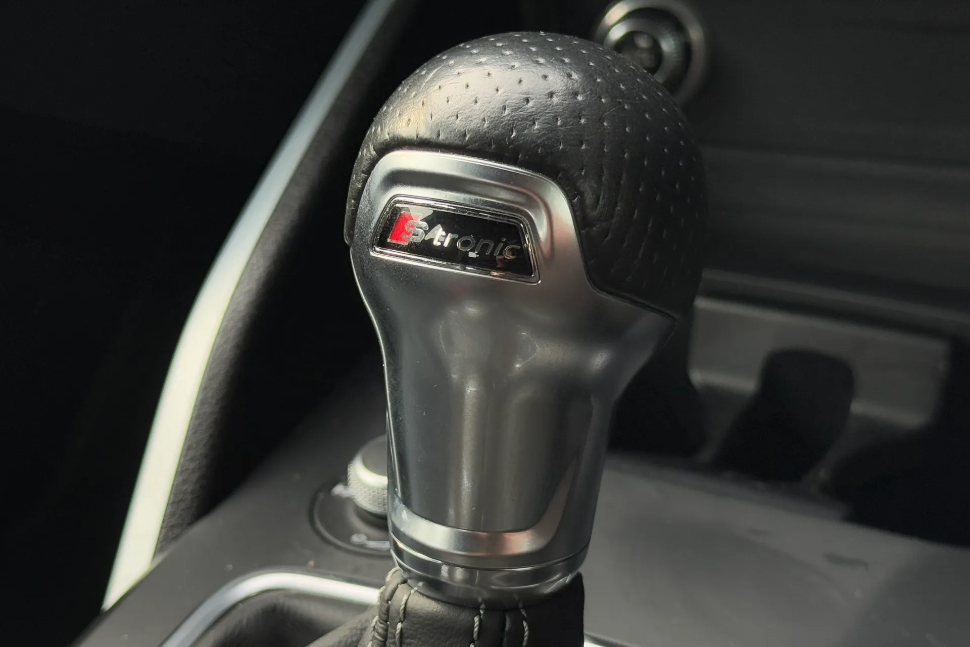 Audi Q2 thumbnail image number 25