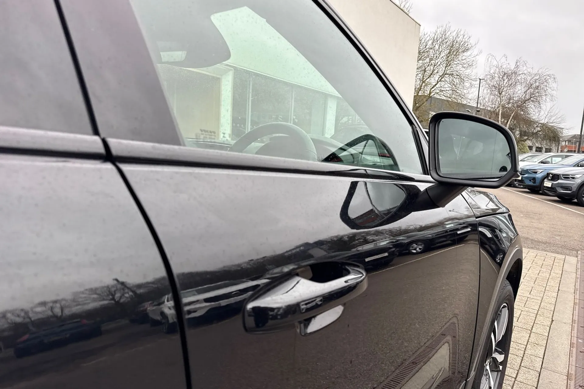 Volvo XC40 thumbnail image number 17