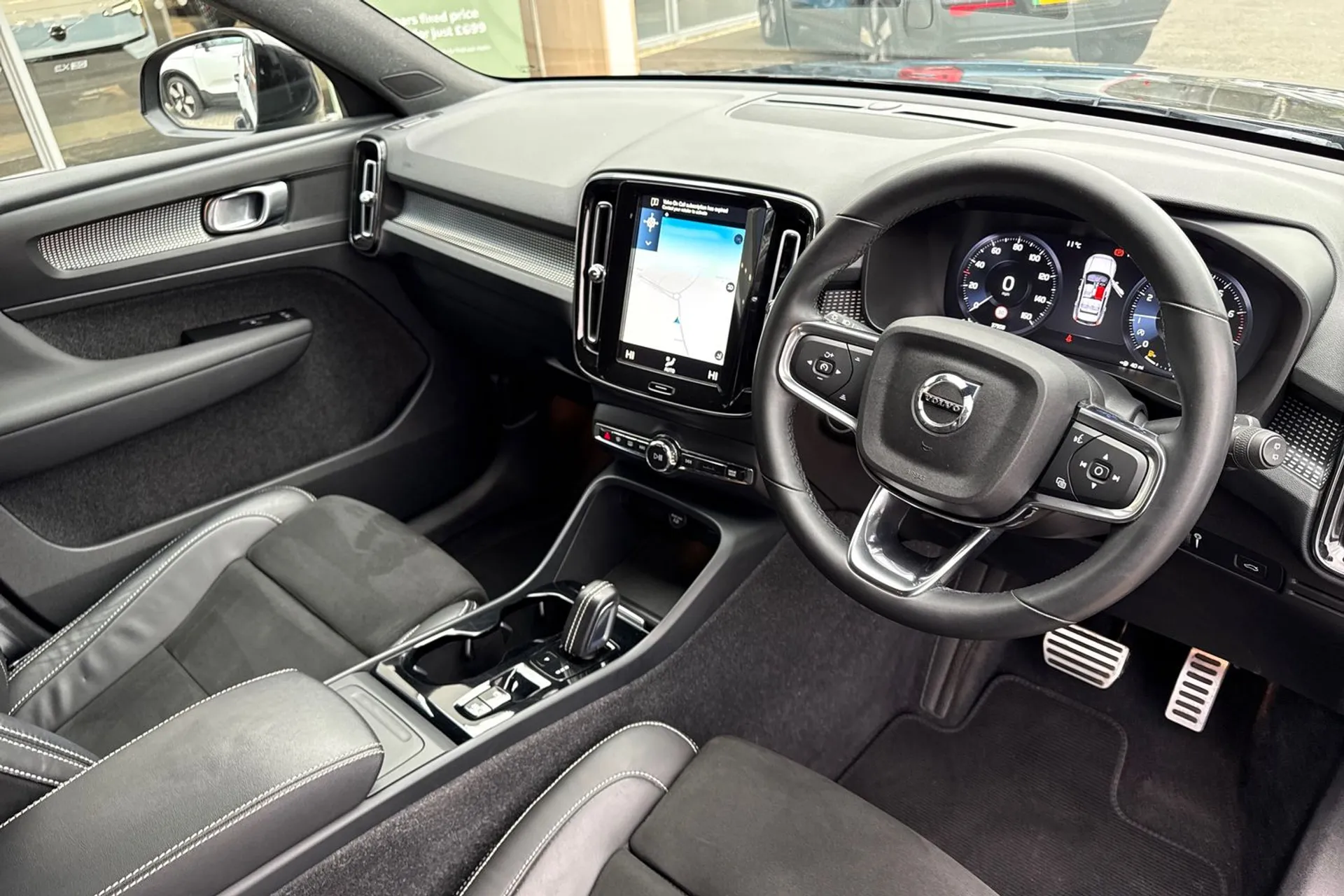 Volvo XC40 thumbnail image number 6