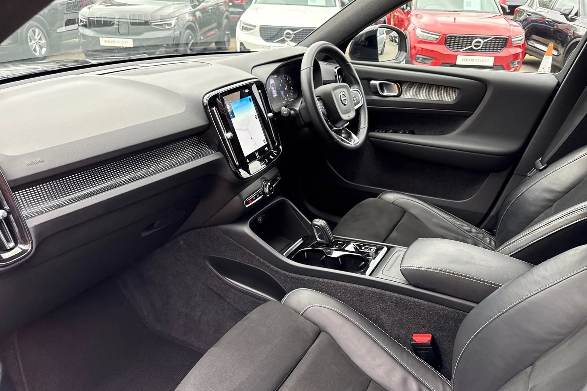 Volvo XC40 thumbnail image number 27