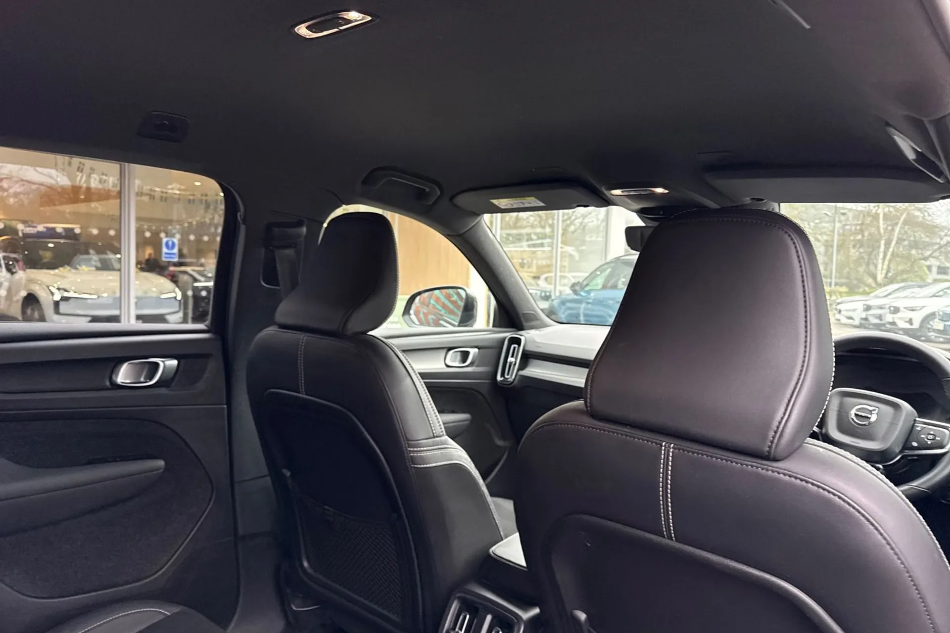 Volvo XC40 thumbnail image number 24