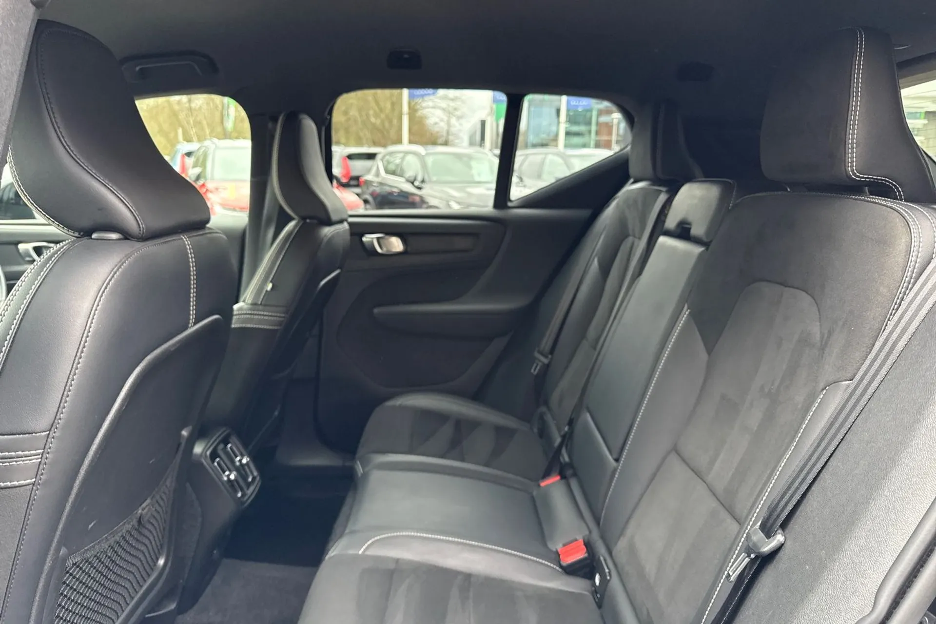 Volvo XC40 thumbnail image number 30