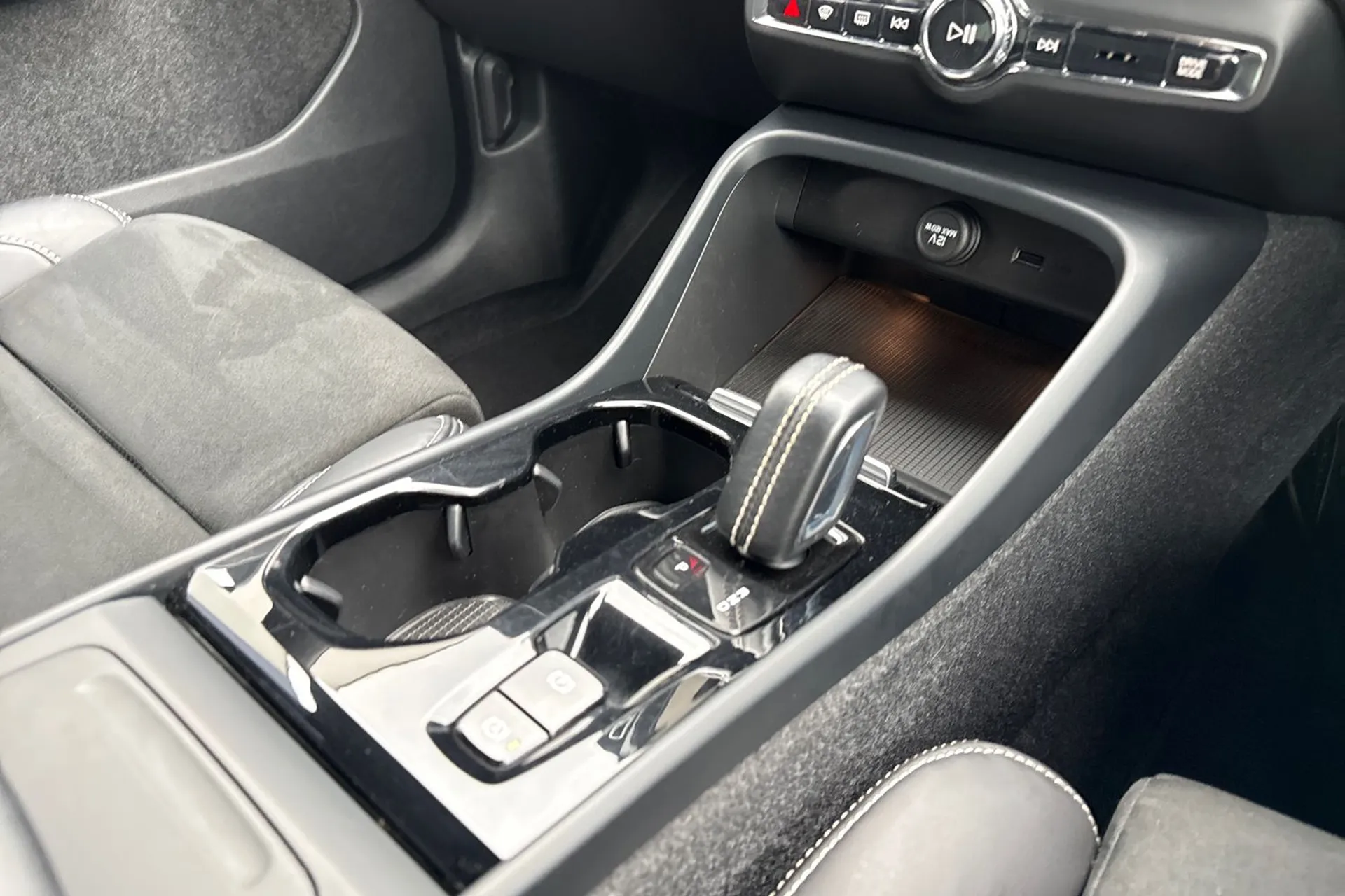 Volvo XC40 thumbnail image number 41