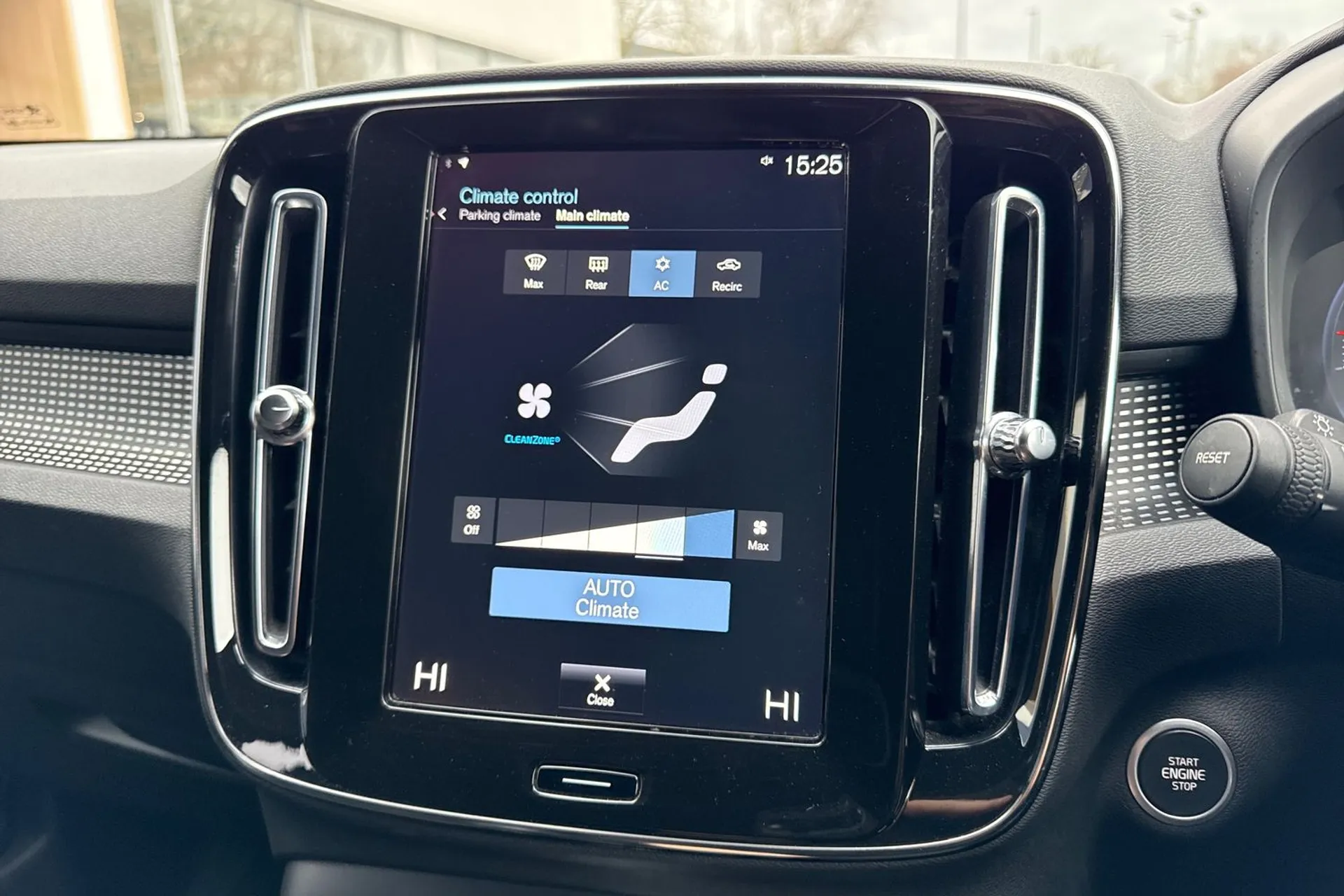 Volvo XC40 thumbnail image number 38