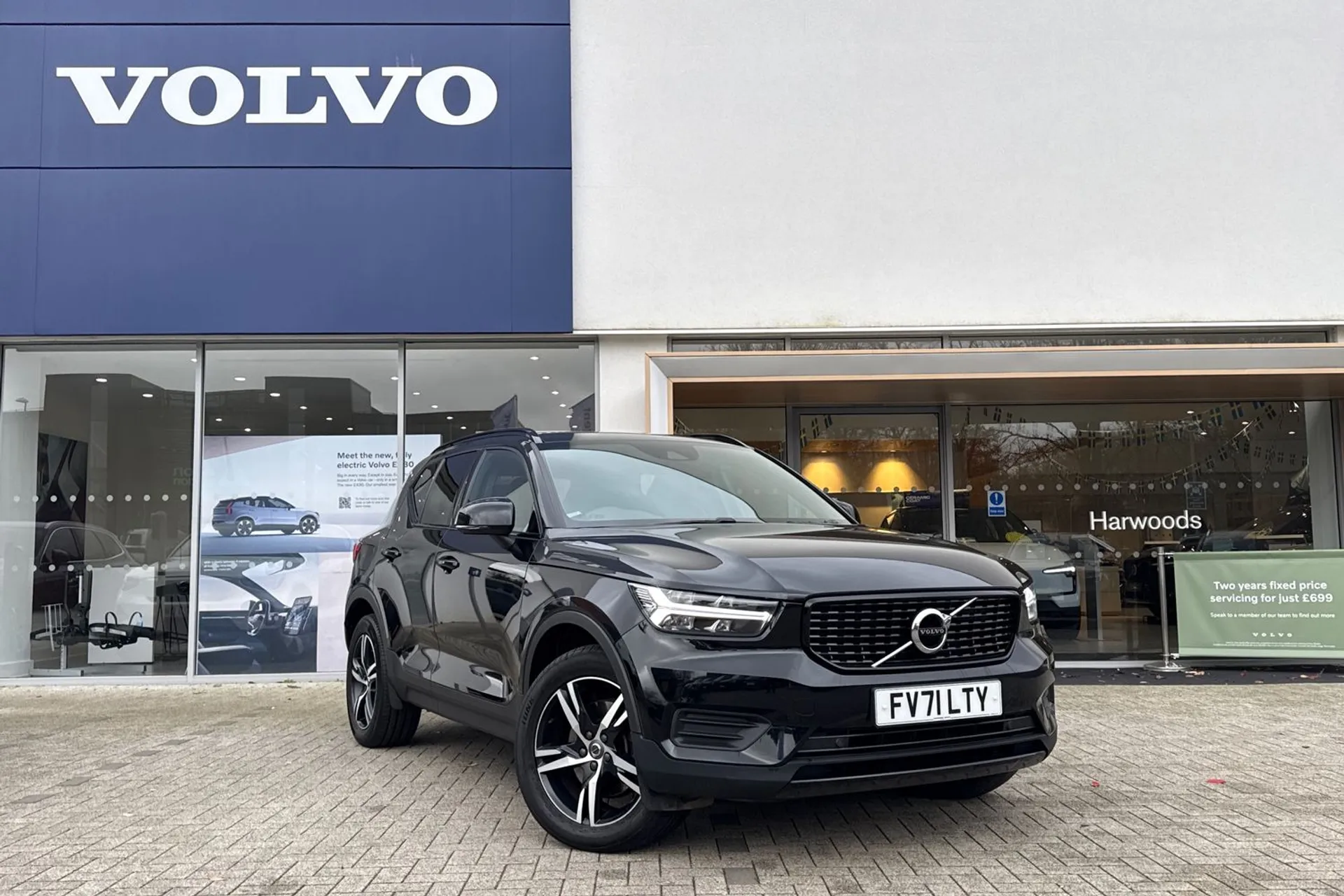 Volvo XC40 focused image