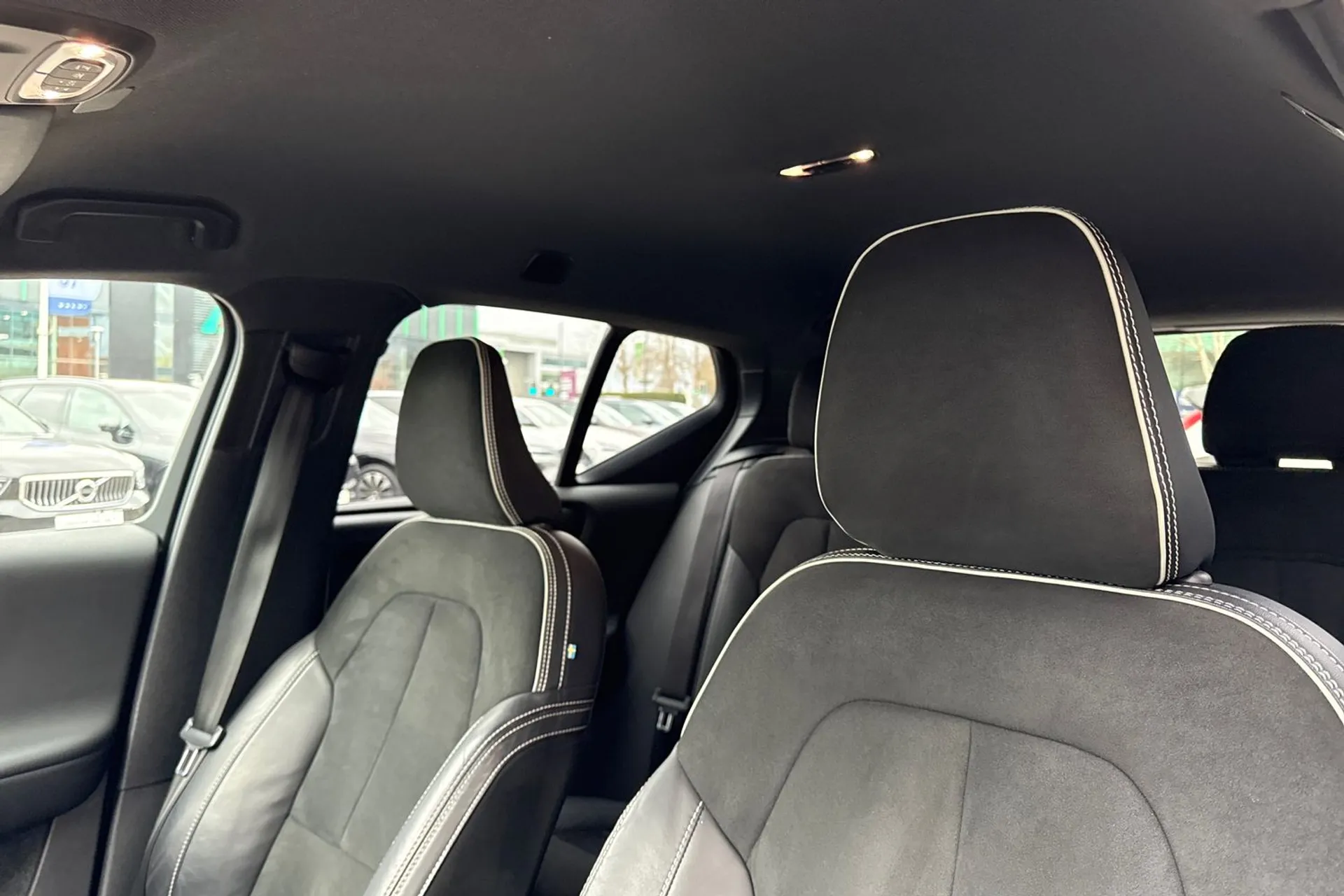 Volvo XC40 thumbnail image number 29