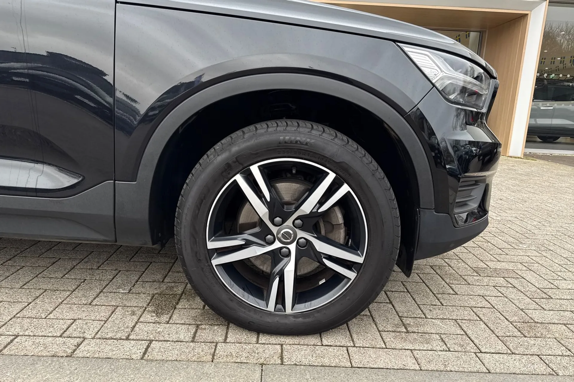 Volvo XC40 thumbnail image number 14