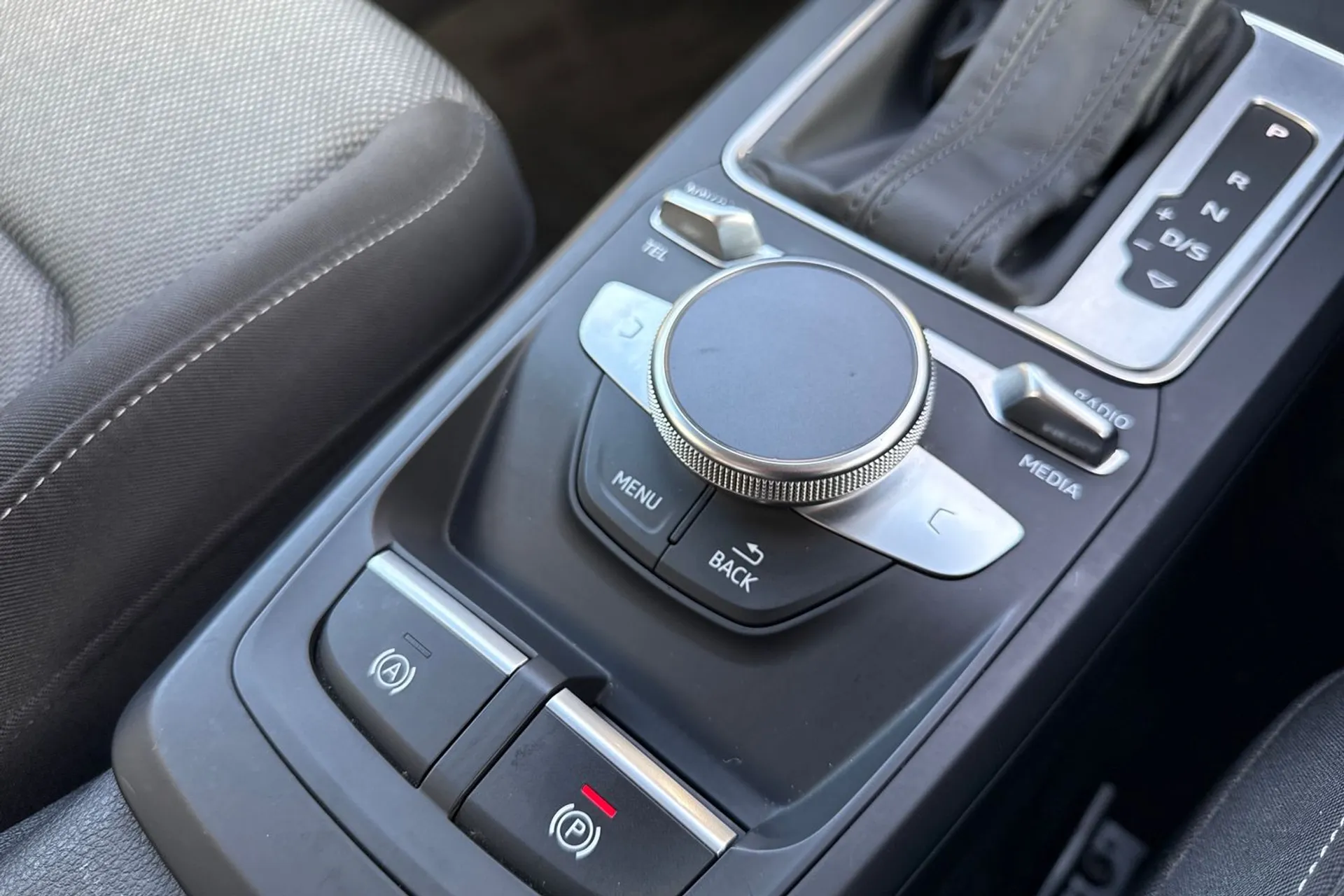 Audi Q2 thumbnail image number 20