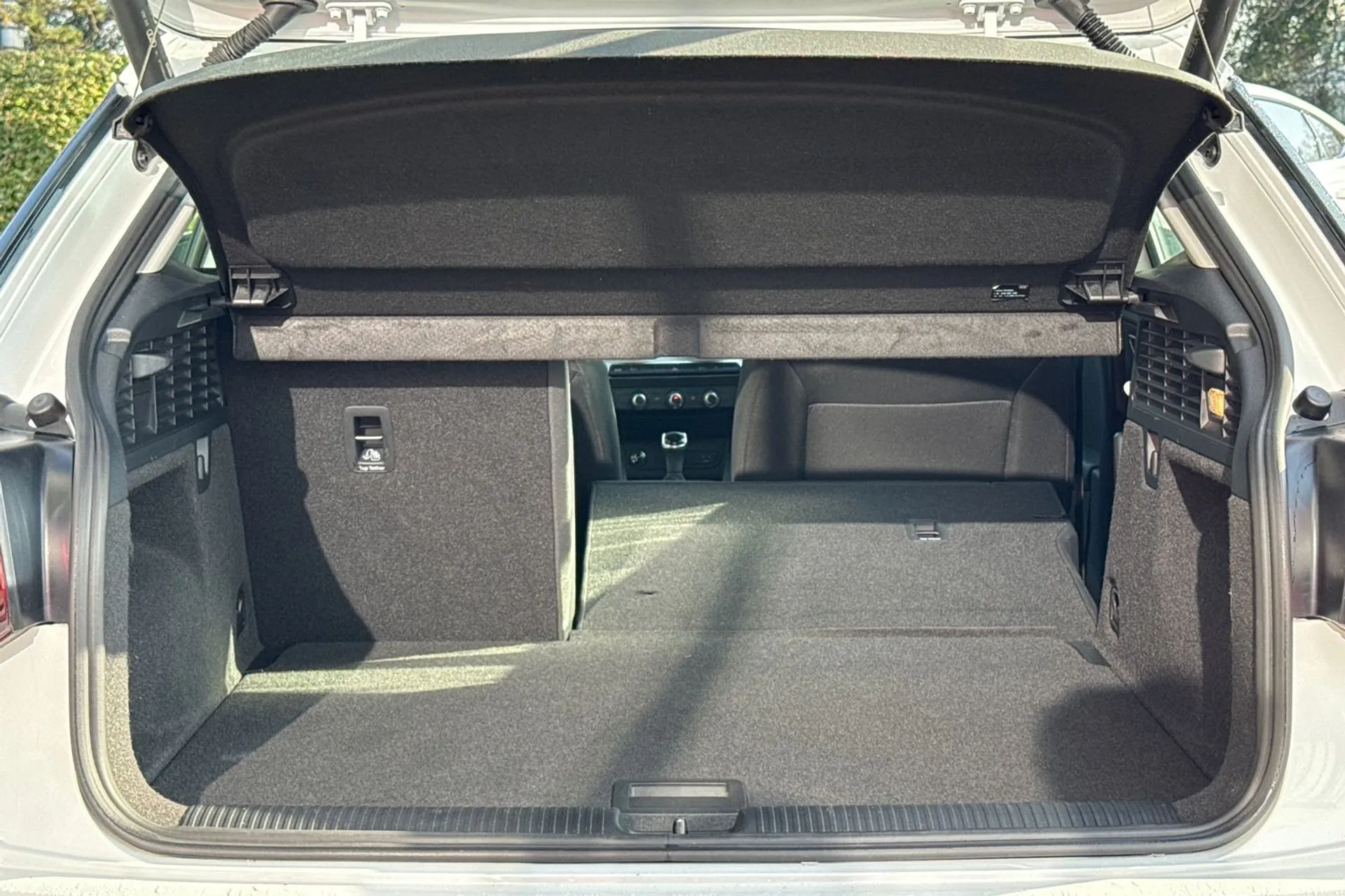 Audi Q2 thumbnail image number 33