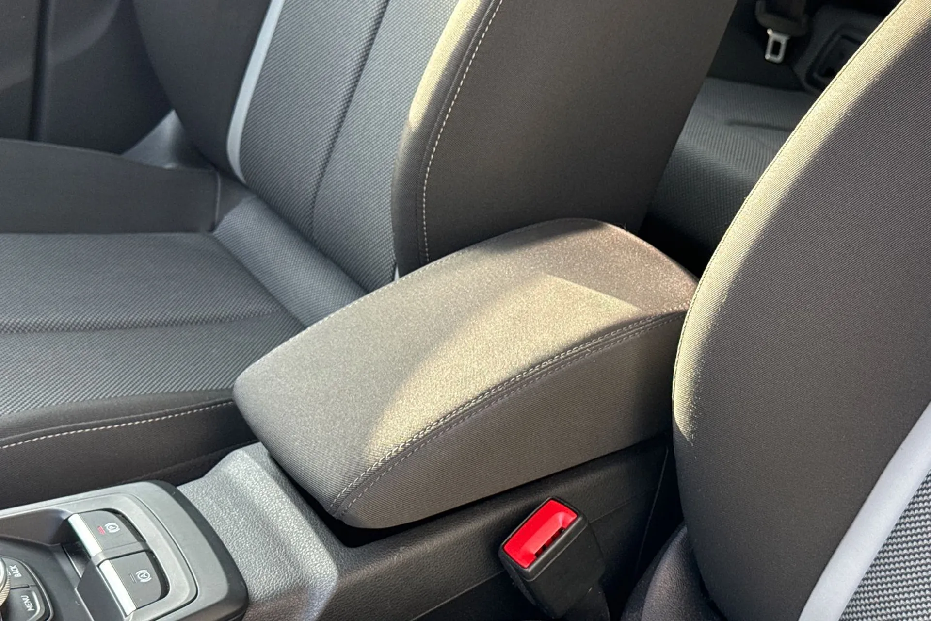 Audi Q2 thumbnail image number 35