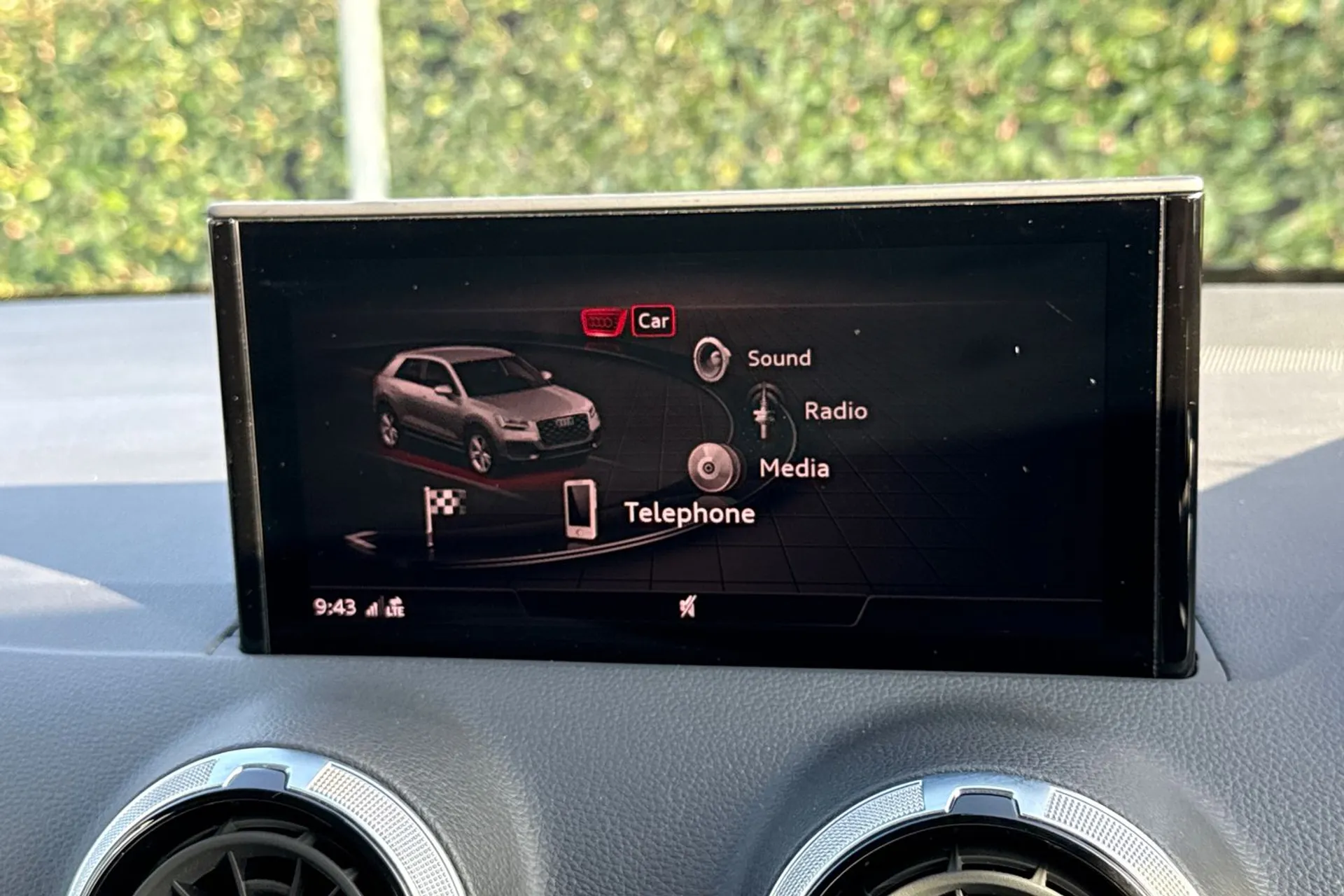 Audi Q2 thumbnail image number 9