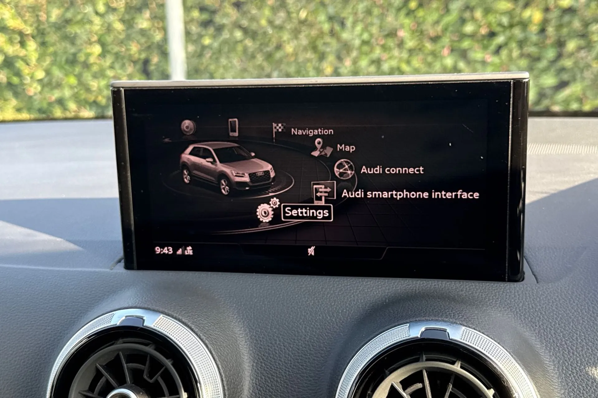 Audi Q2 thumbnail image number 15