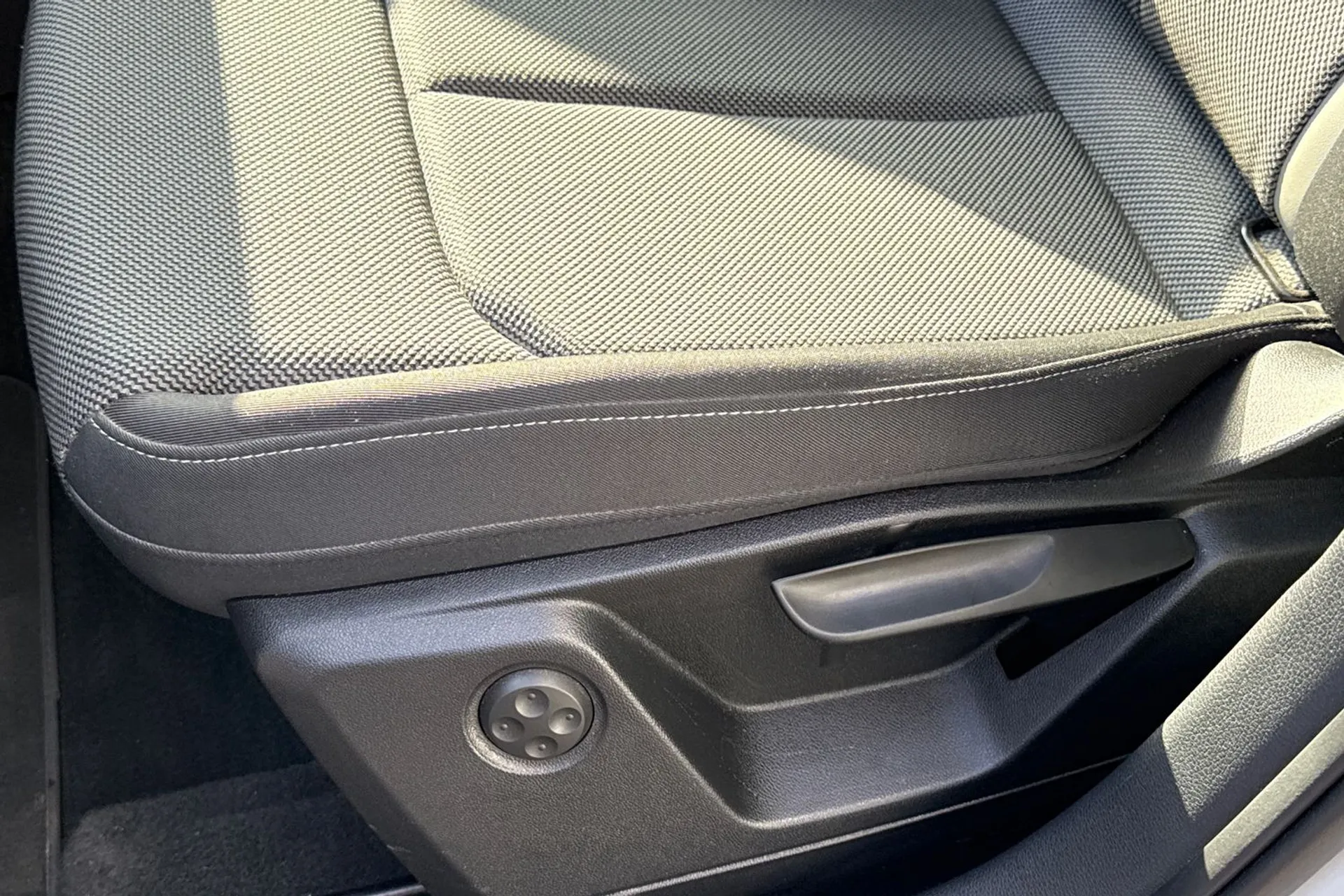 Audi Q2 thumbnail image number 39