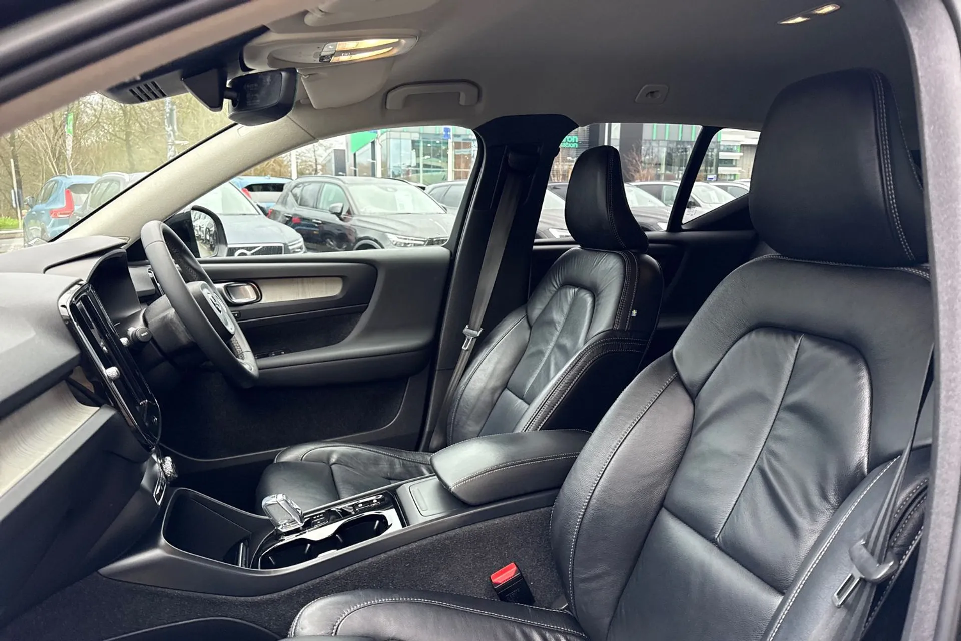 Volvo XC40 thumbnail image number 28