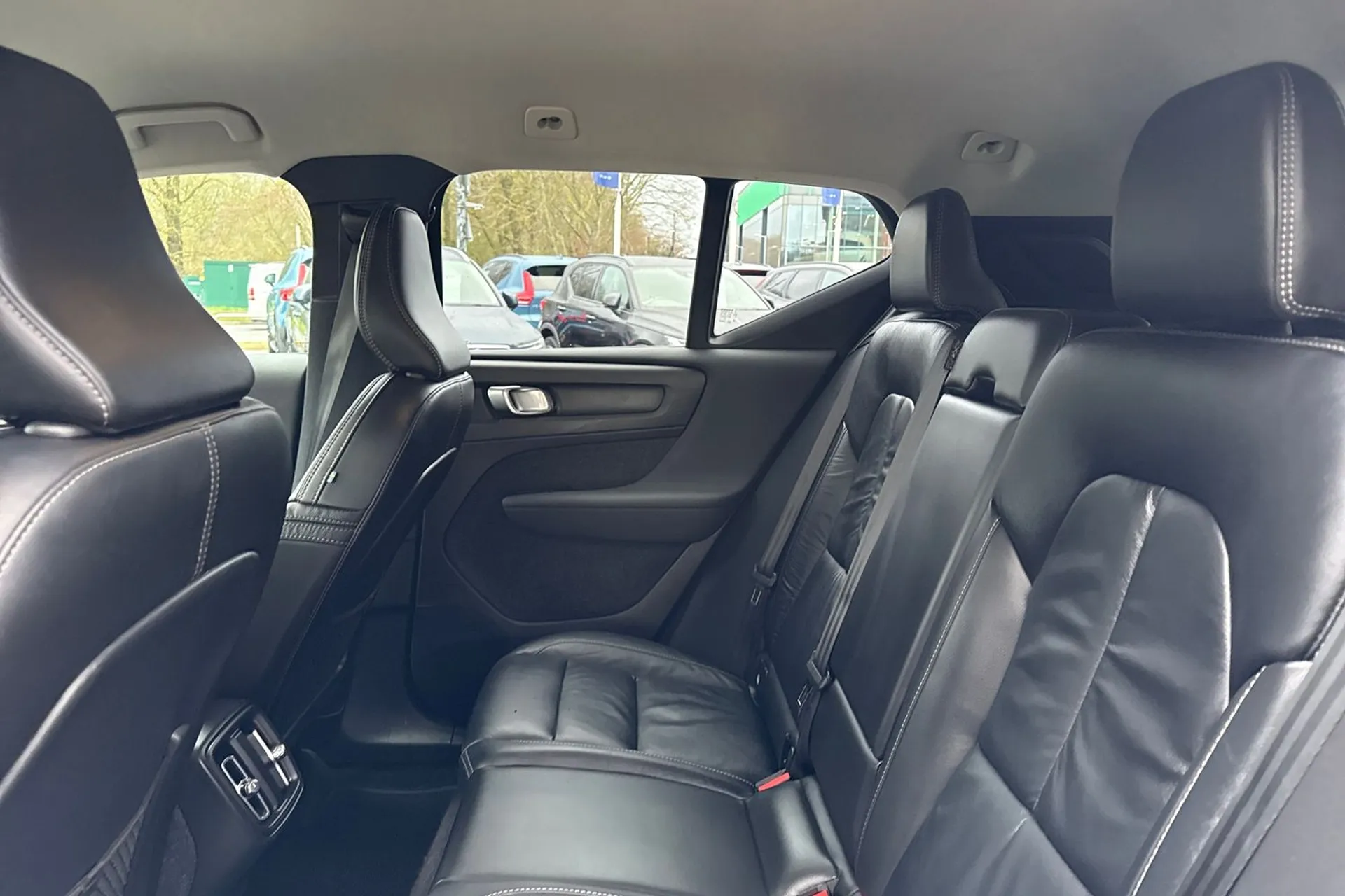 Volvo XC40 thumbnail image number 30