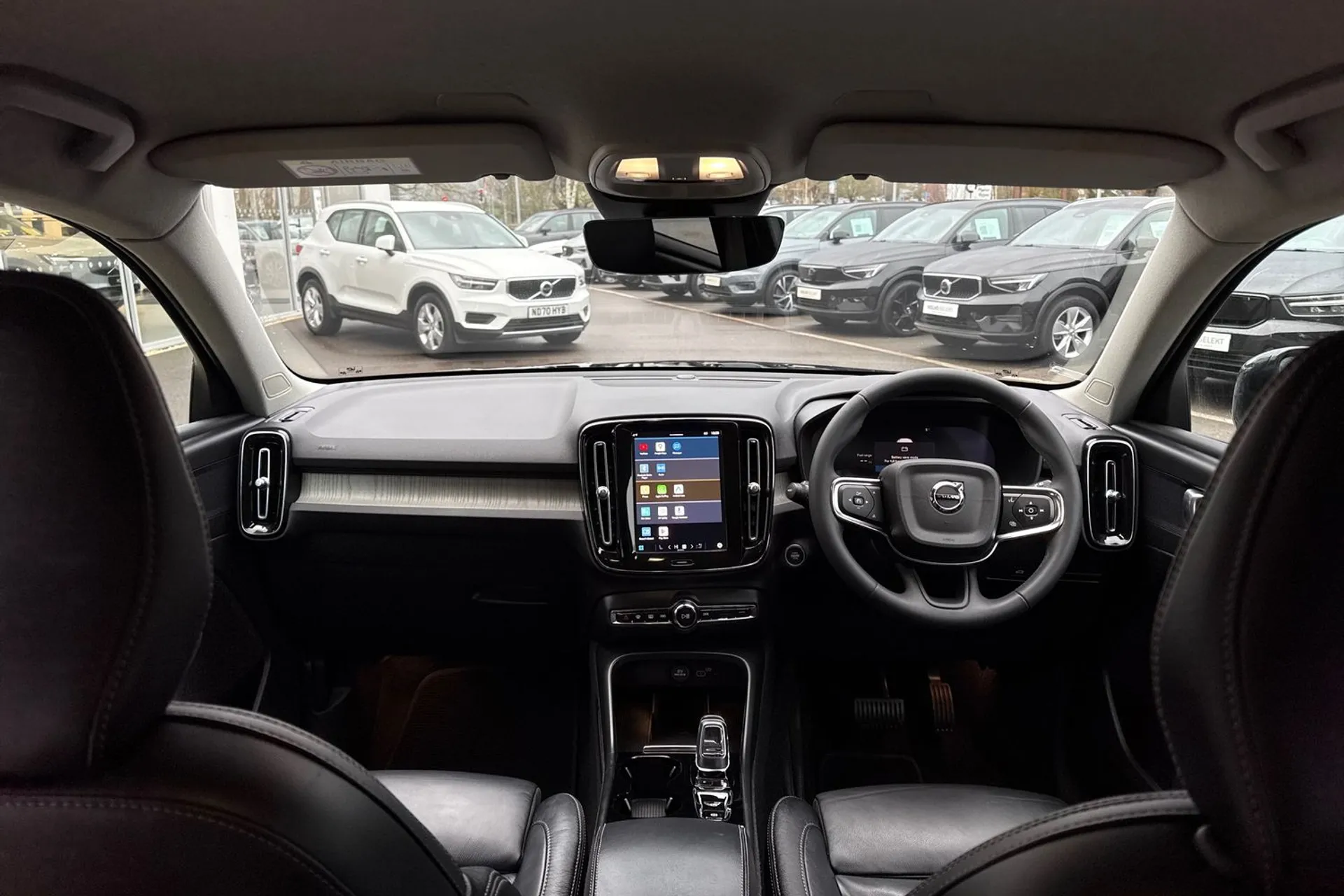 Volvo XC40 thumbnail image number 3