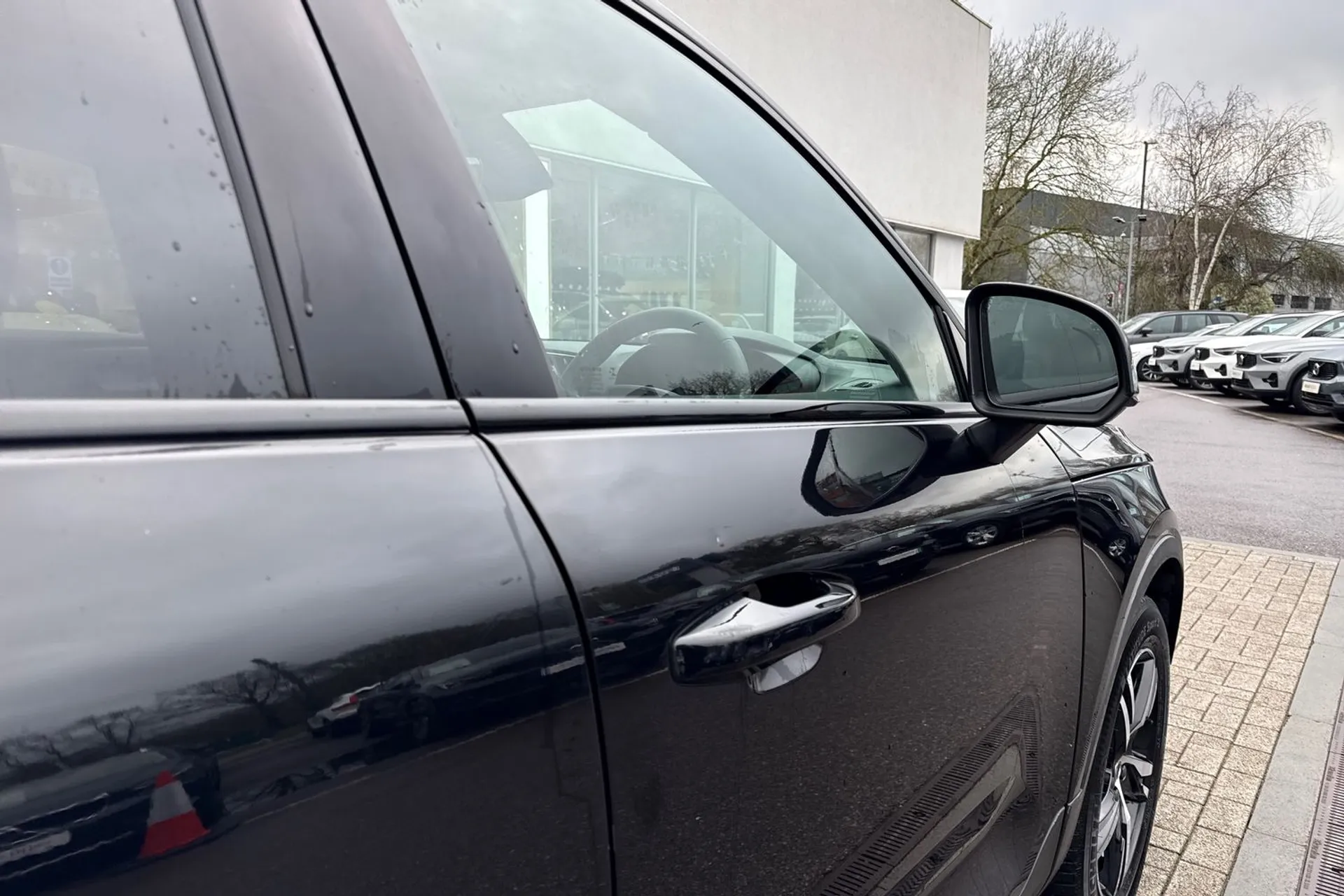 Volvo XC40 thumbnail image number 17