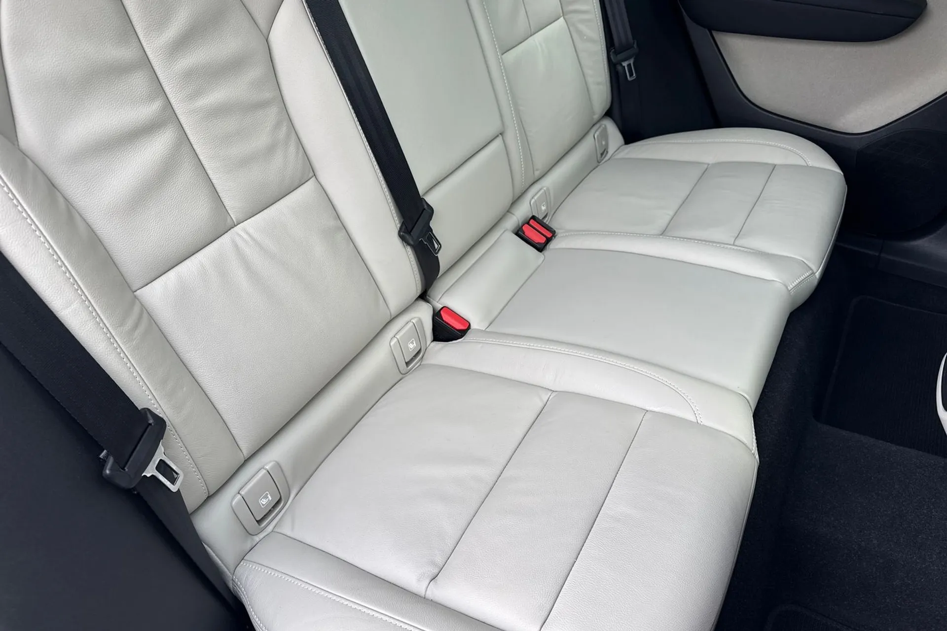 Volvo XC40 thumbnail image number 25