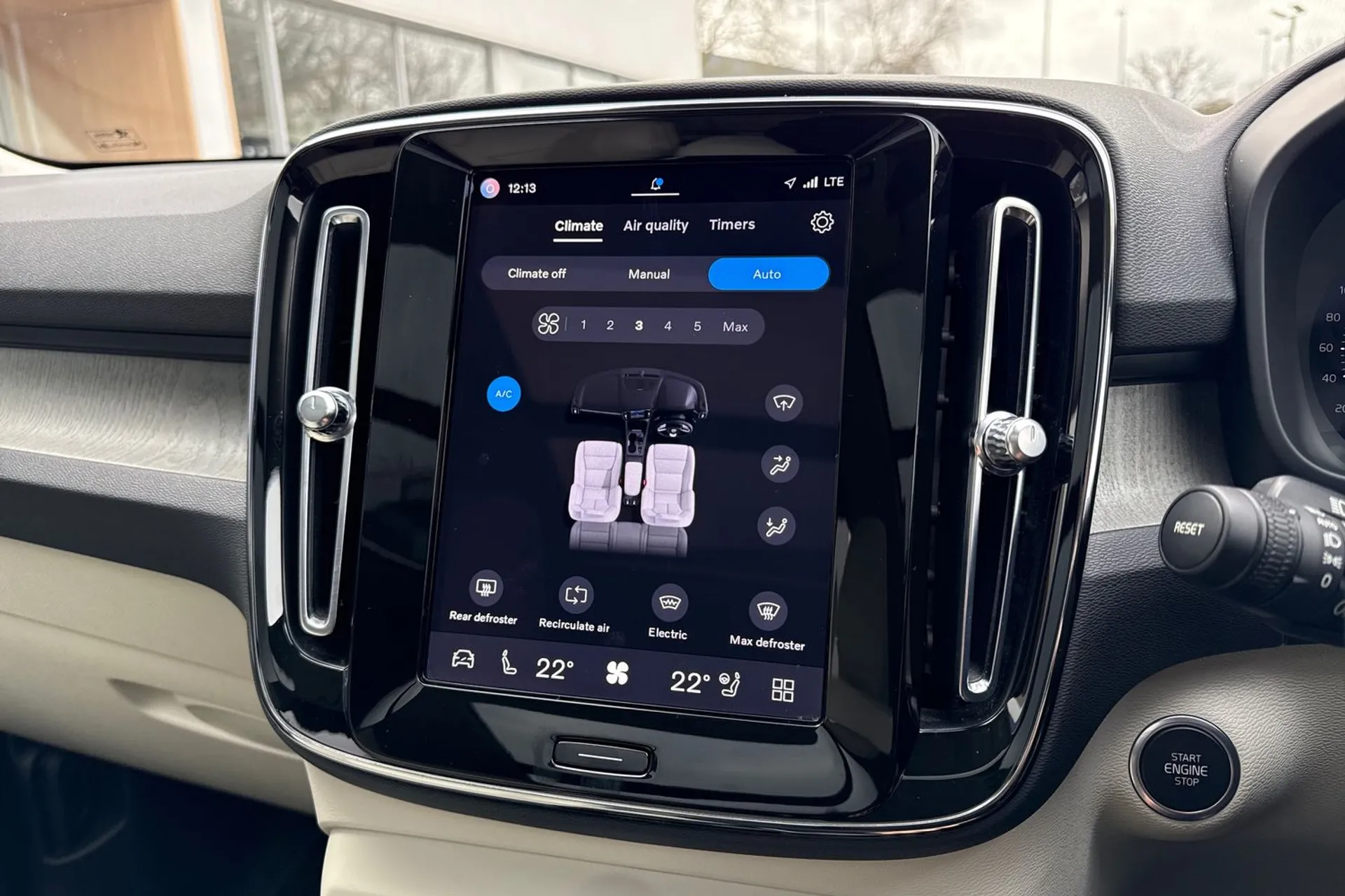 Volvo XC40 thumbnail image number 39