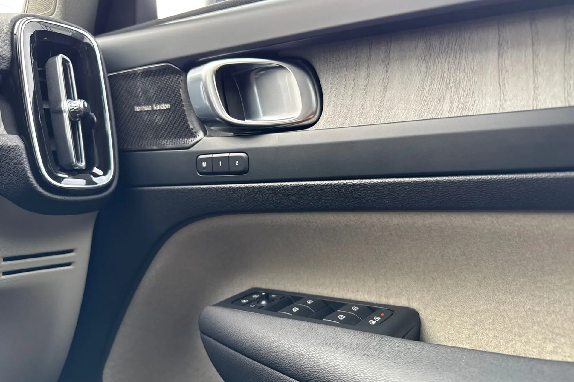 Volvo XC40 thumbnail image number 42